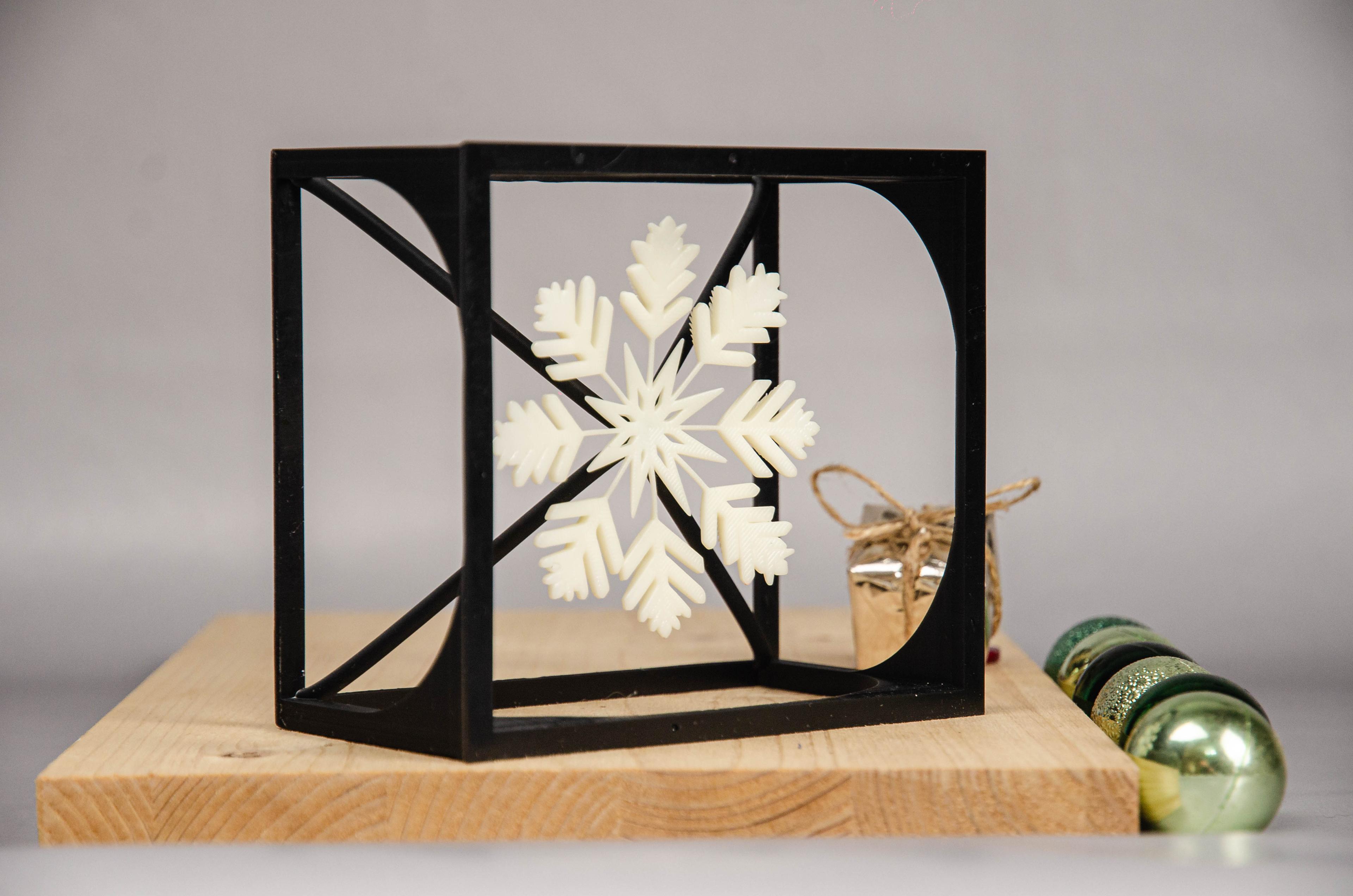 ❄️ Snowflake Cube - Floating Snowflake Design ❄️ - Pre-supported  3d model