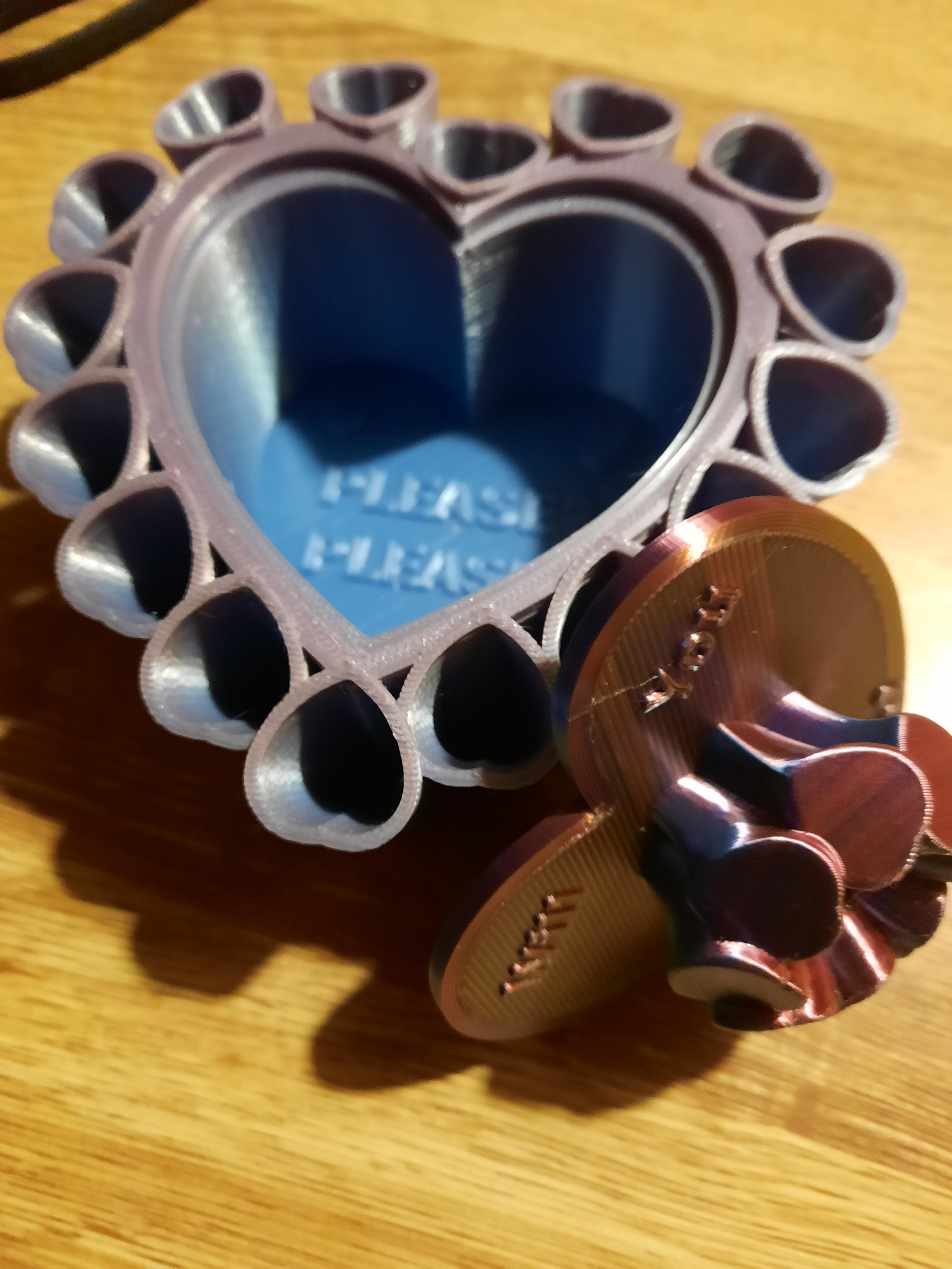 Remix of Simple Heart Box with Lid for the "Thangs Valentine’s Day Contest" 3d model