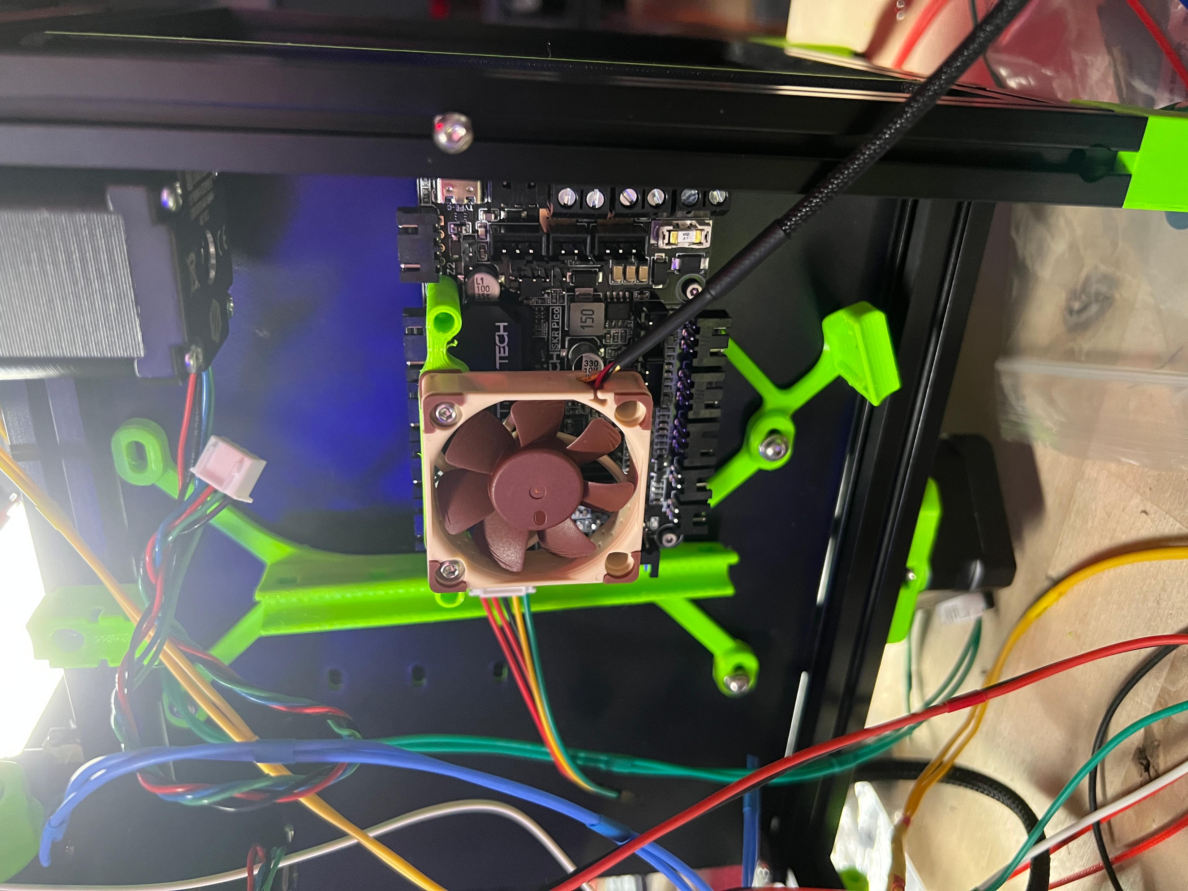 Raspberry Pi & BigTreeTech Pico 40mm Fan Mount - Pi Zero 2W 3 4  - 40mm Noctua fan mounted.  - 3d model