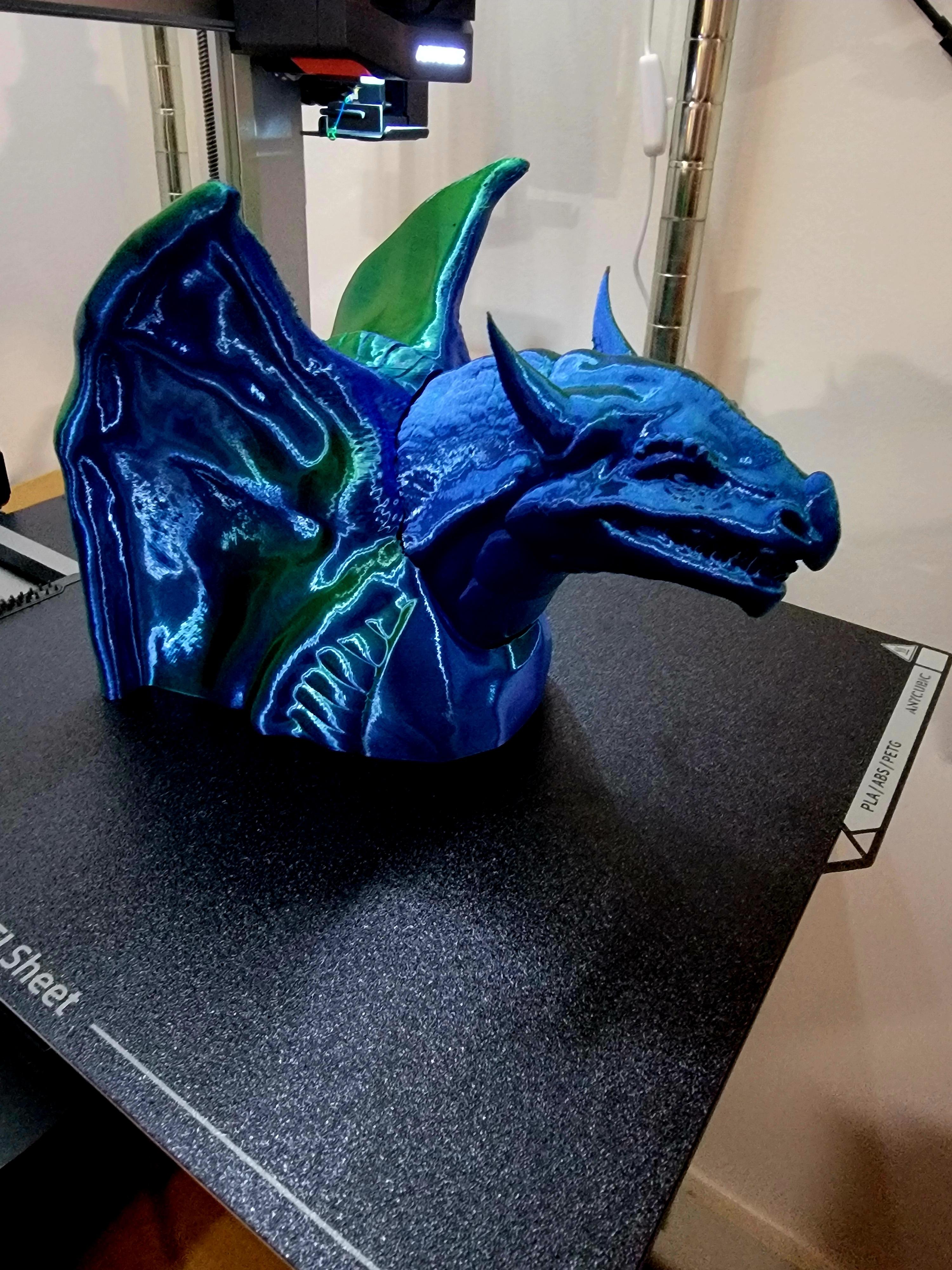 Dragon Bust - Snarl - Absolutely fantastic! Such a cool design 😎 

Printed with Eryone HS Dual Color Silk- Blue/Green on Anycubic Kobra 3 😁 

 - 3d model