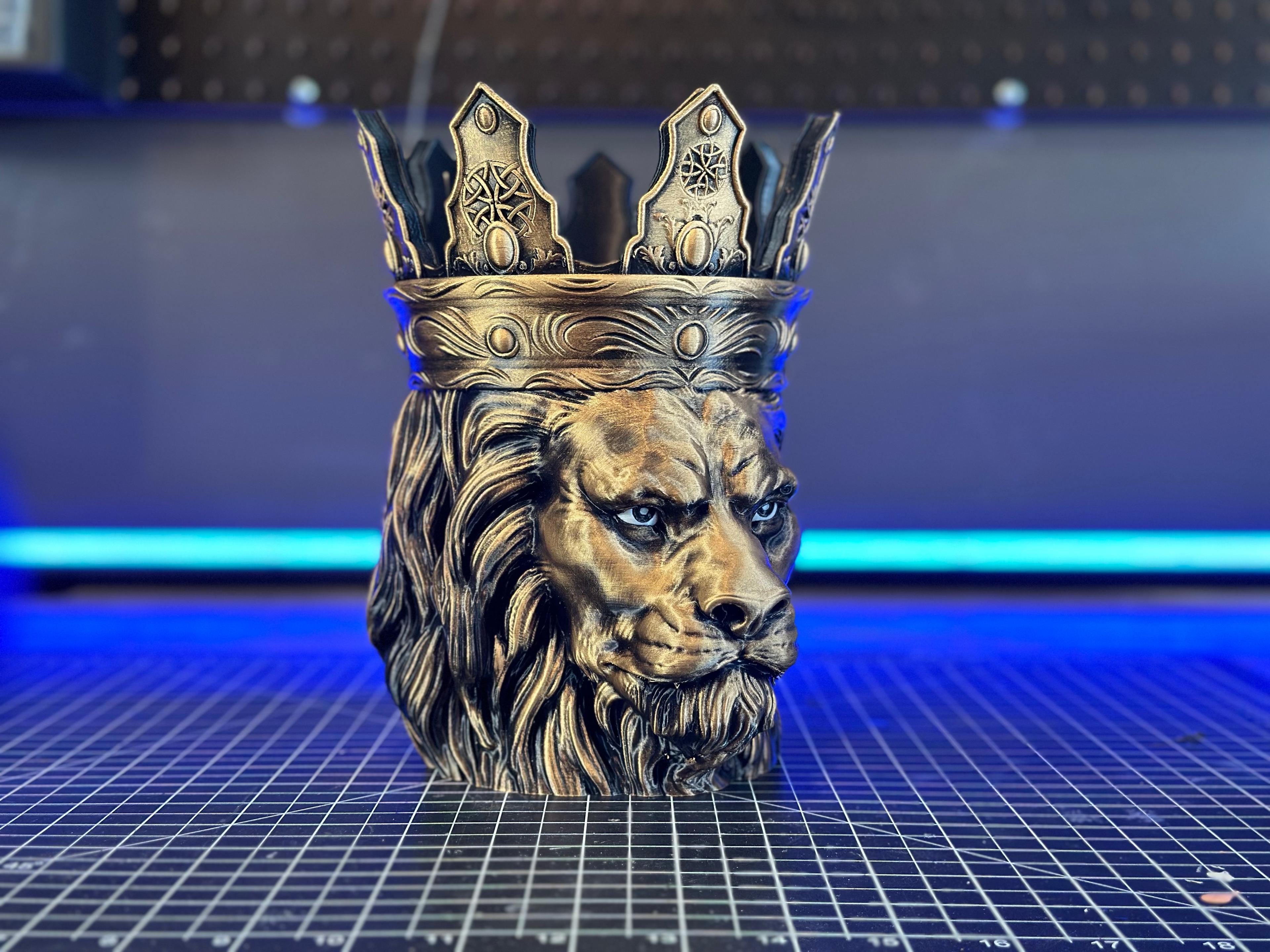 Majestic Lion Planter/Bowl (Support Free) 3d model