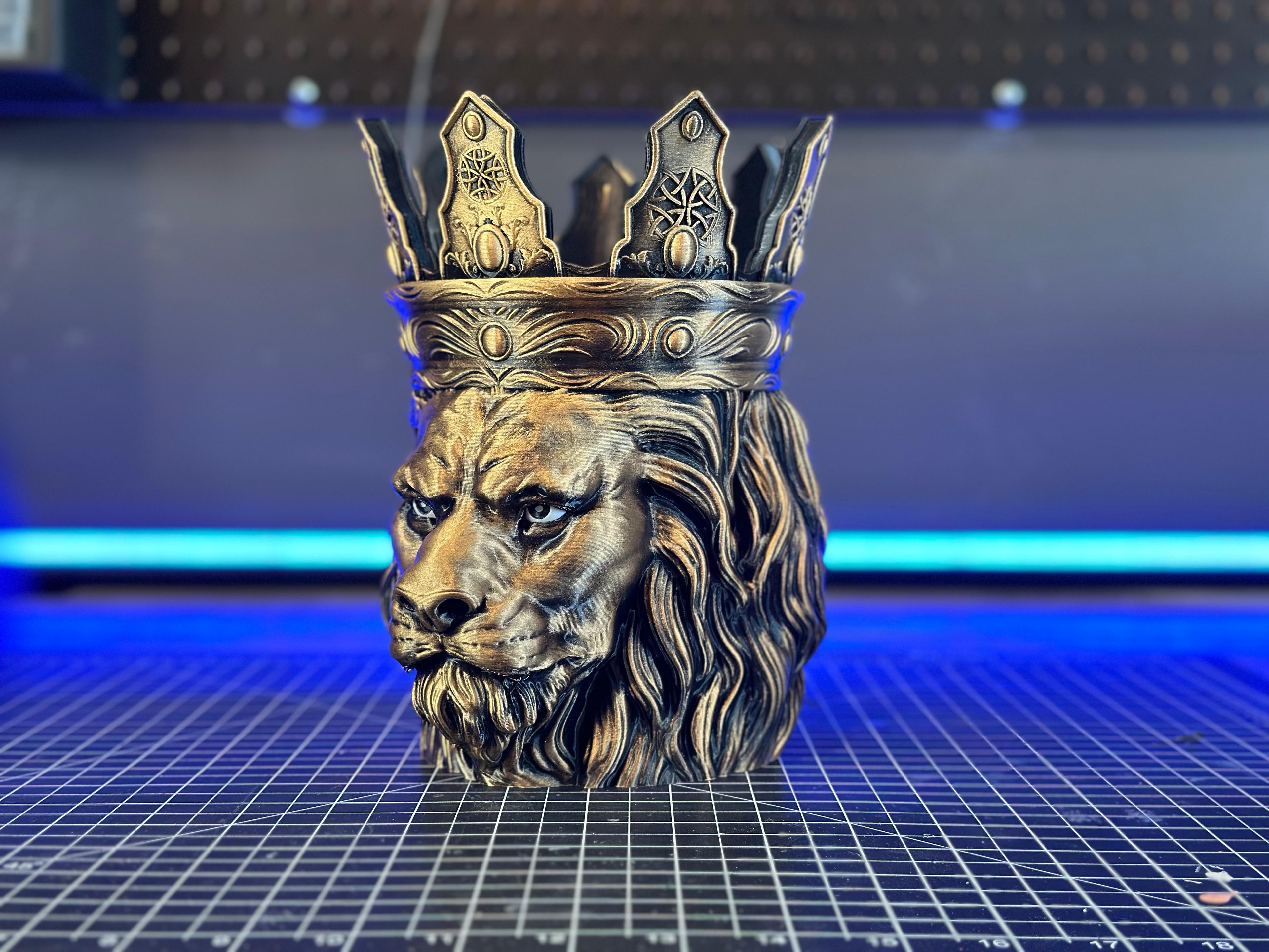 Majestic Lion Planter/Bowl (Support Free) 3d model