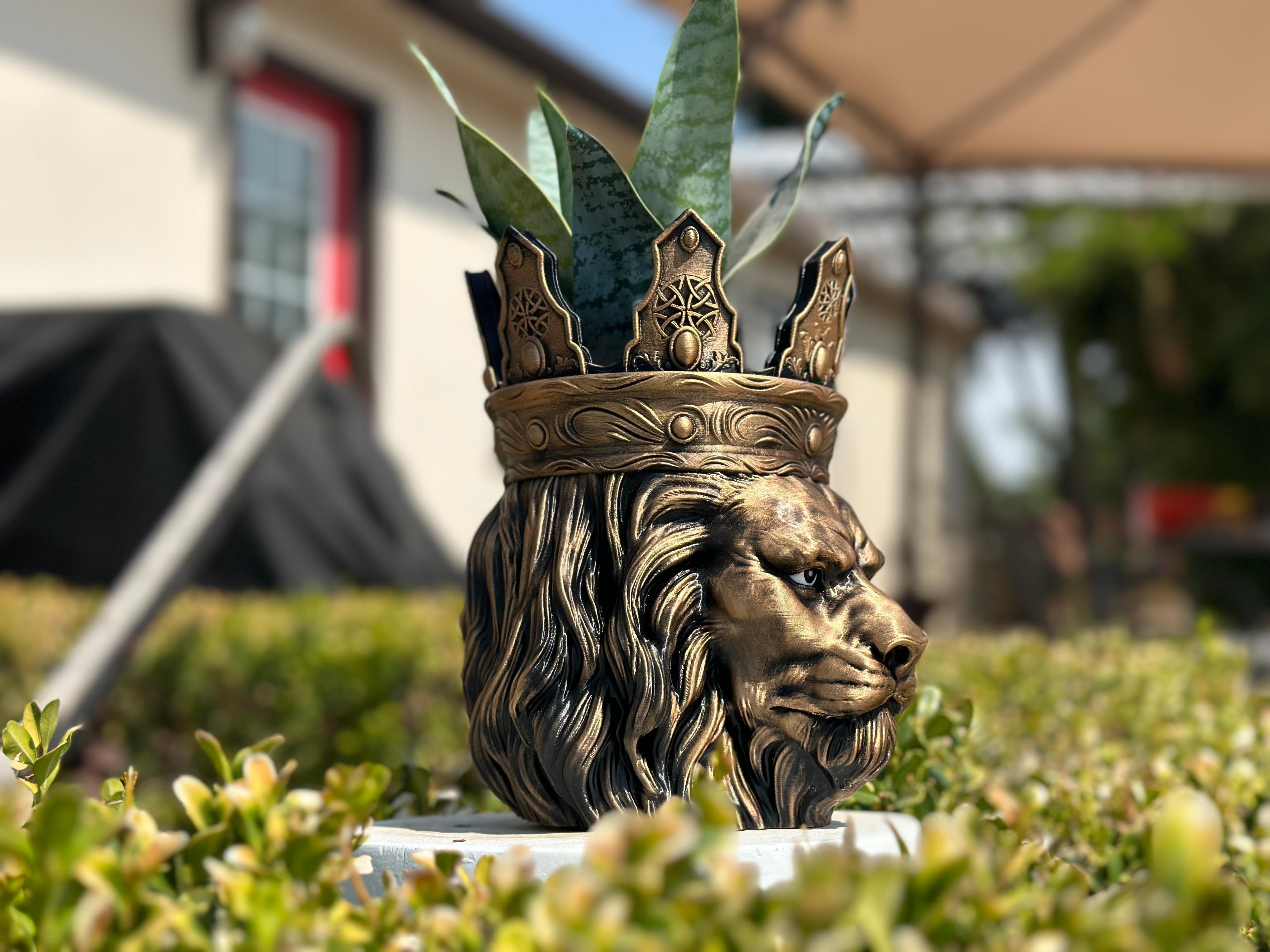 Majestic Lion Planter/Bowl (Support Free) 3d model