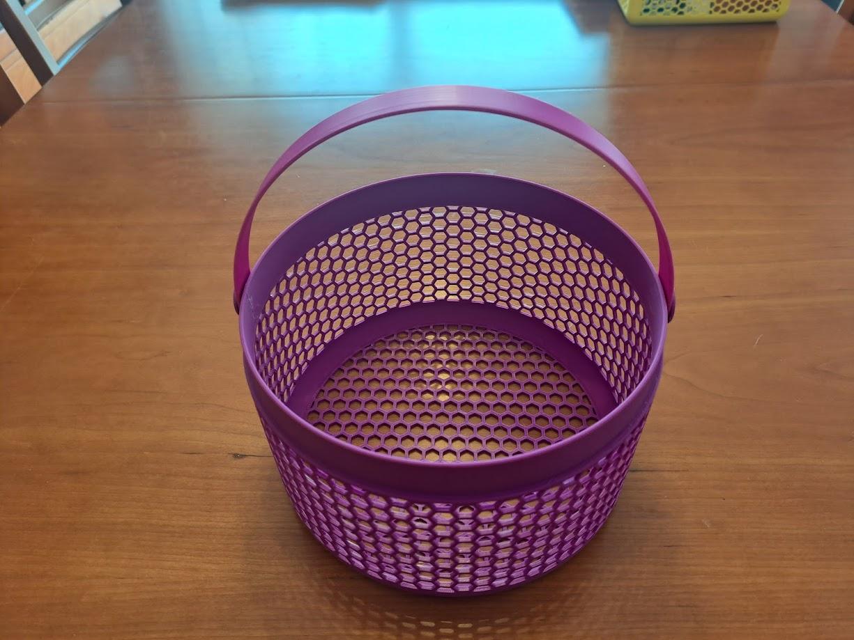 Round Basket with Handle 3d model