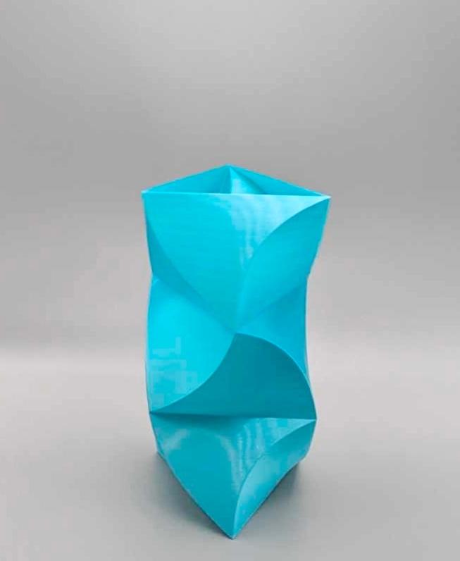 Wavey Wednesday Vase 05 3d model