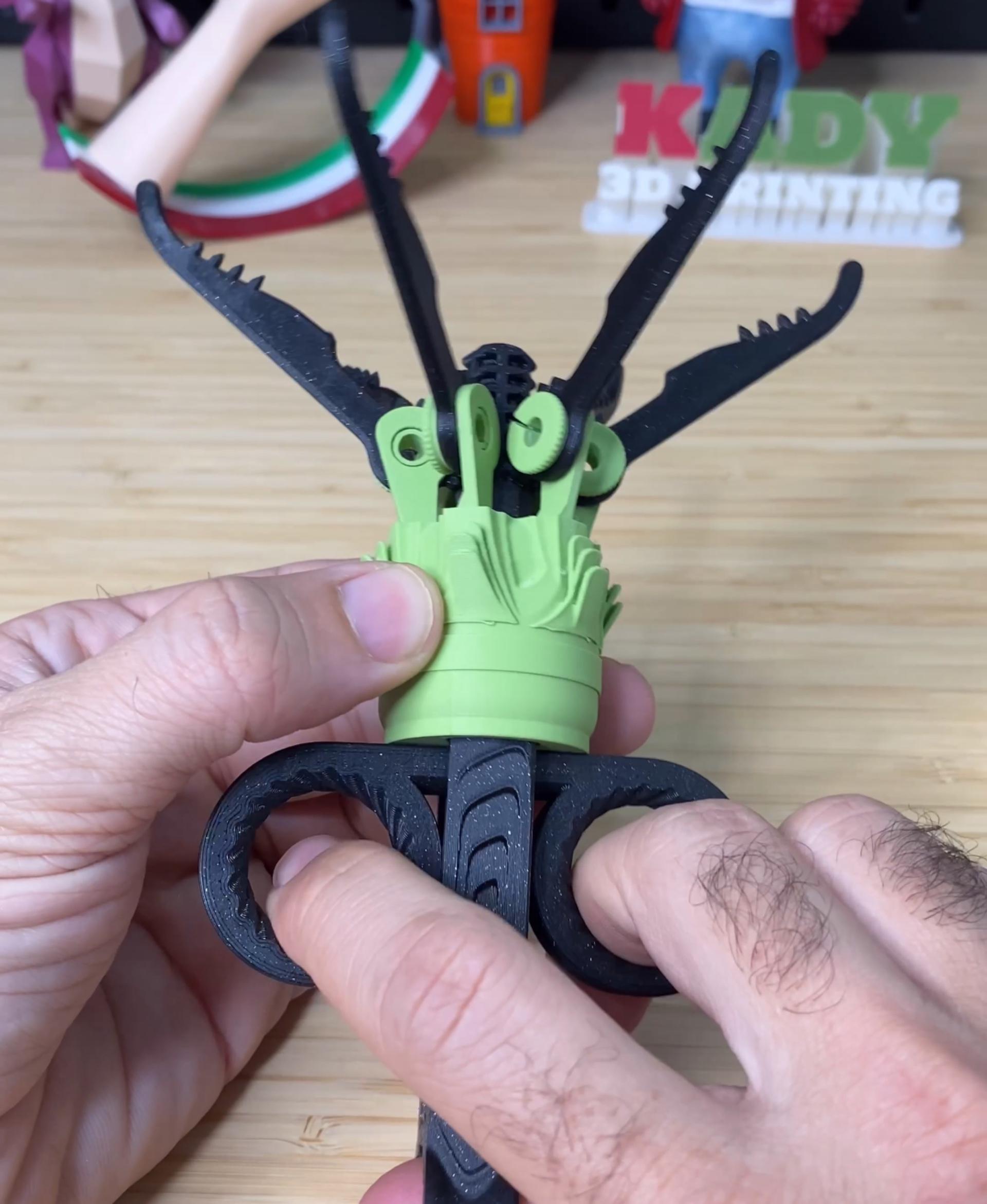 PREDATOR GRABBER v1 - Details 
https://kady3dprinting.com/model/fully-3d-printable-predator-grabber - 3d model