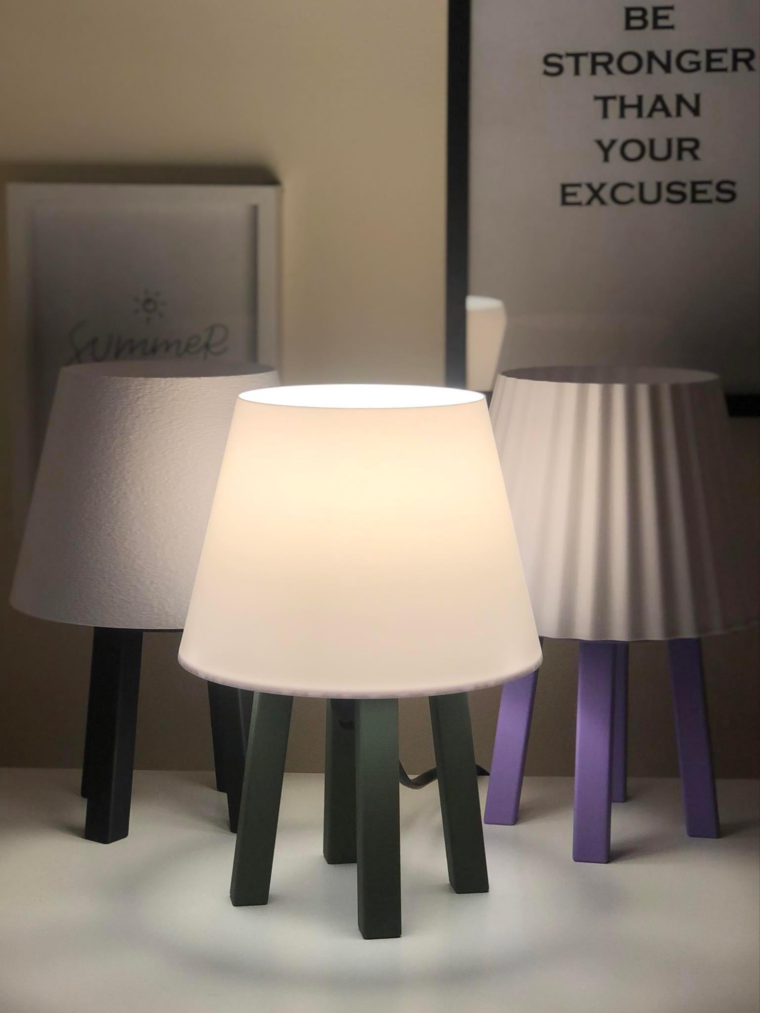 Small Table/Bedside Lamp  3d model