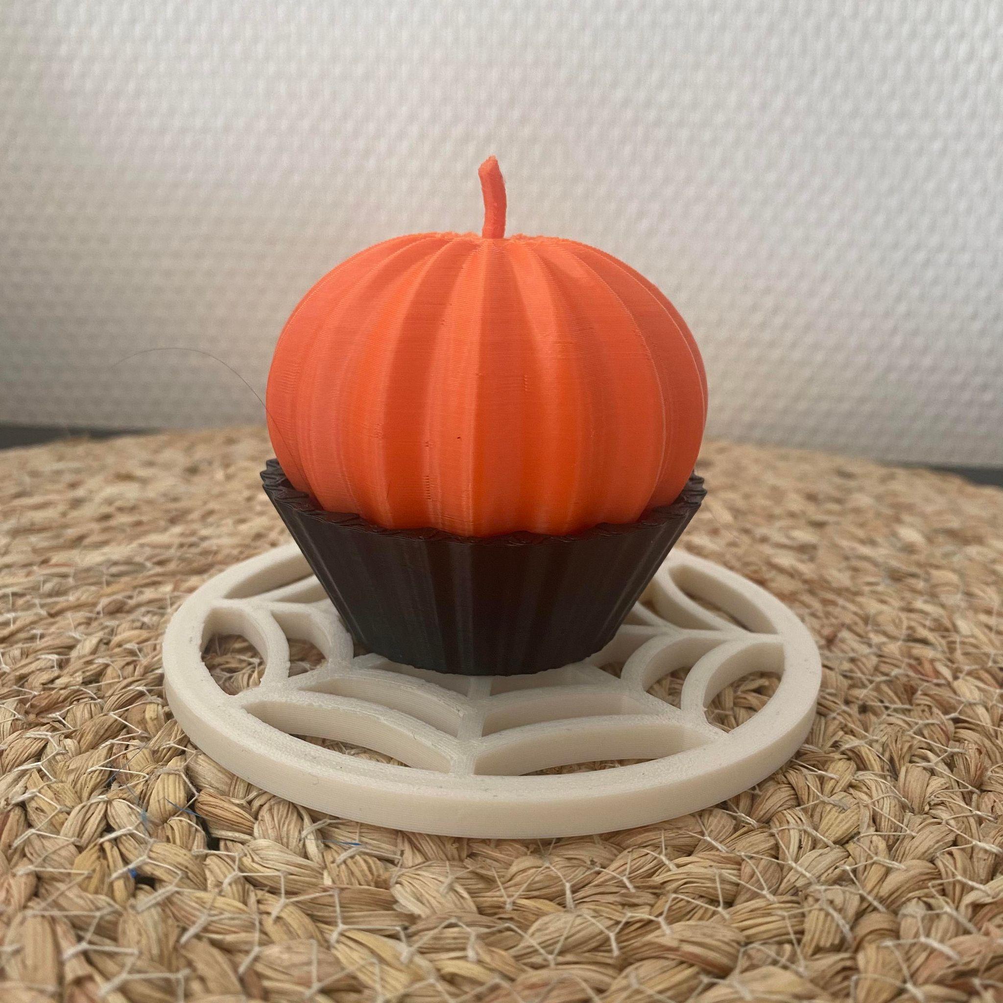 Pumpkin cupcake 3d model