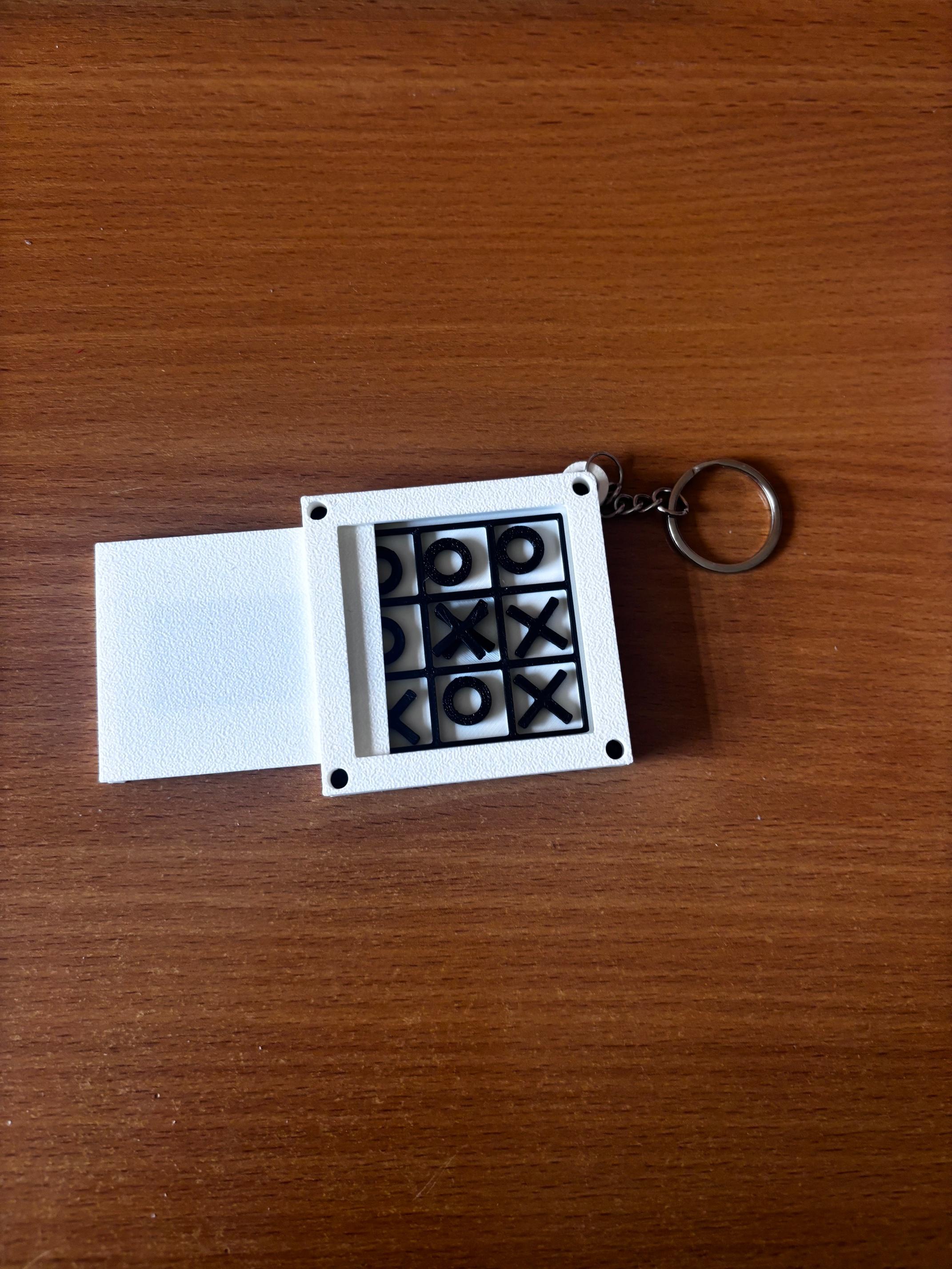 Tic tac toe keychain 3d model