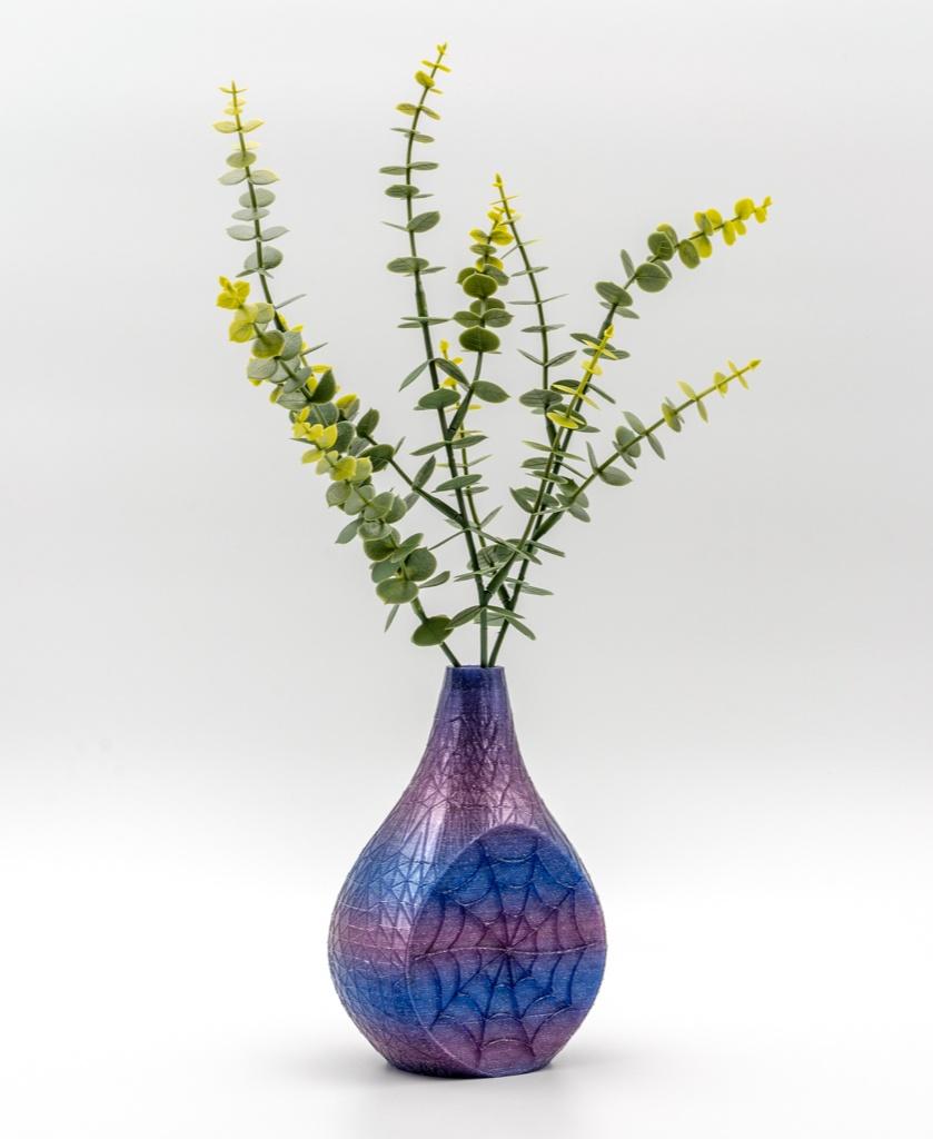 Spiderweb Vase 3d model