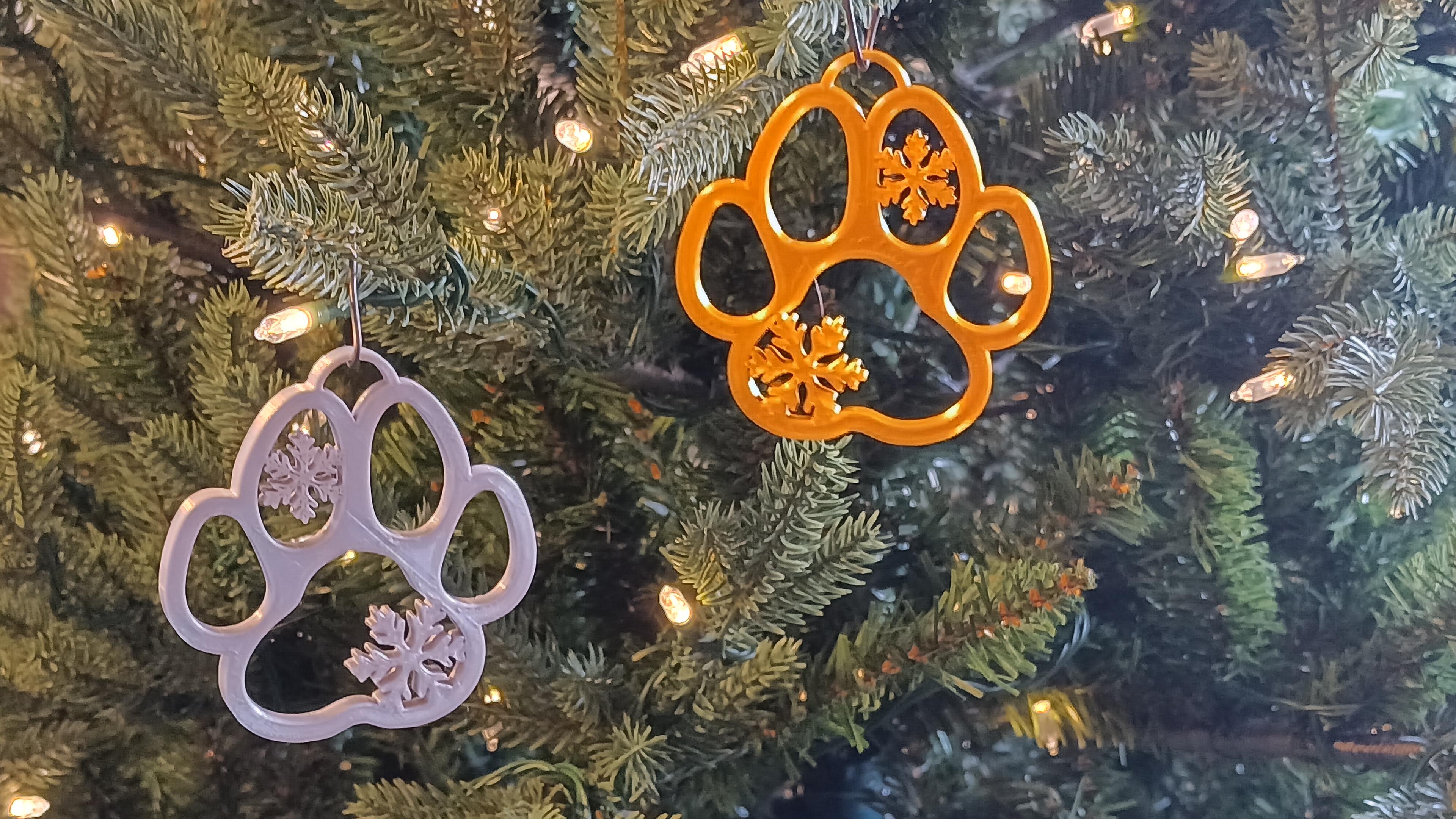 Christmas Dog Paw Print Ornament  3d model