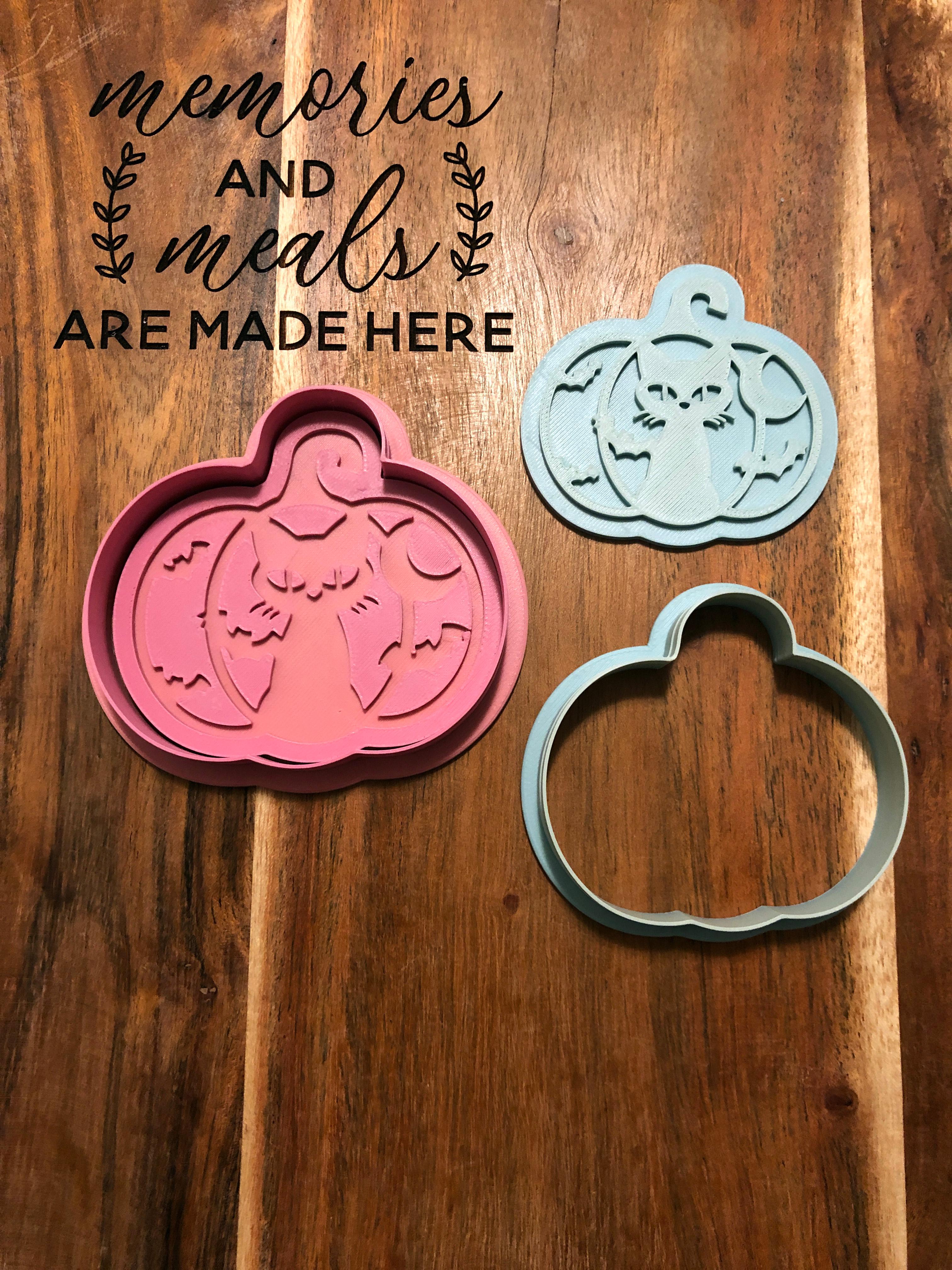 Pumpkin Cat Cookie Cutters and Stamps 3d model