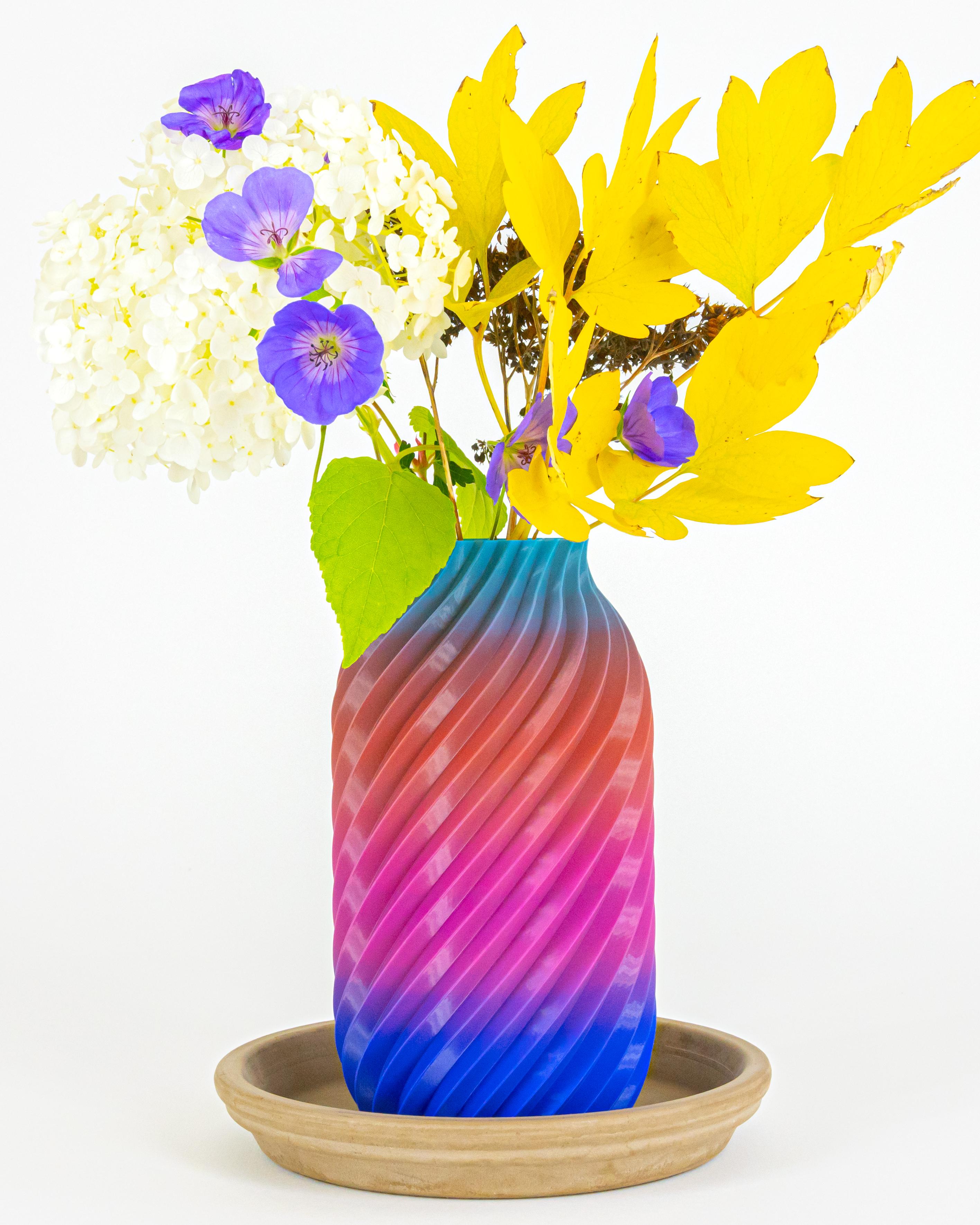 KROMATIK Vase 004 (2 versions) 3d model