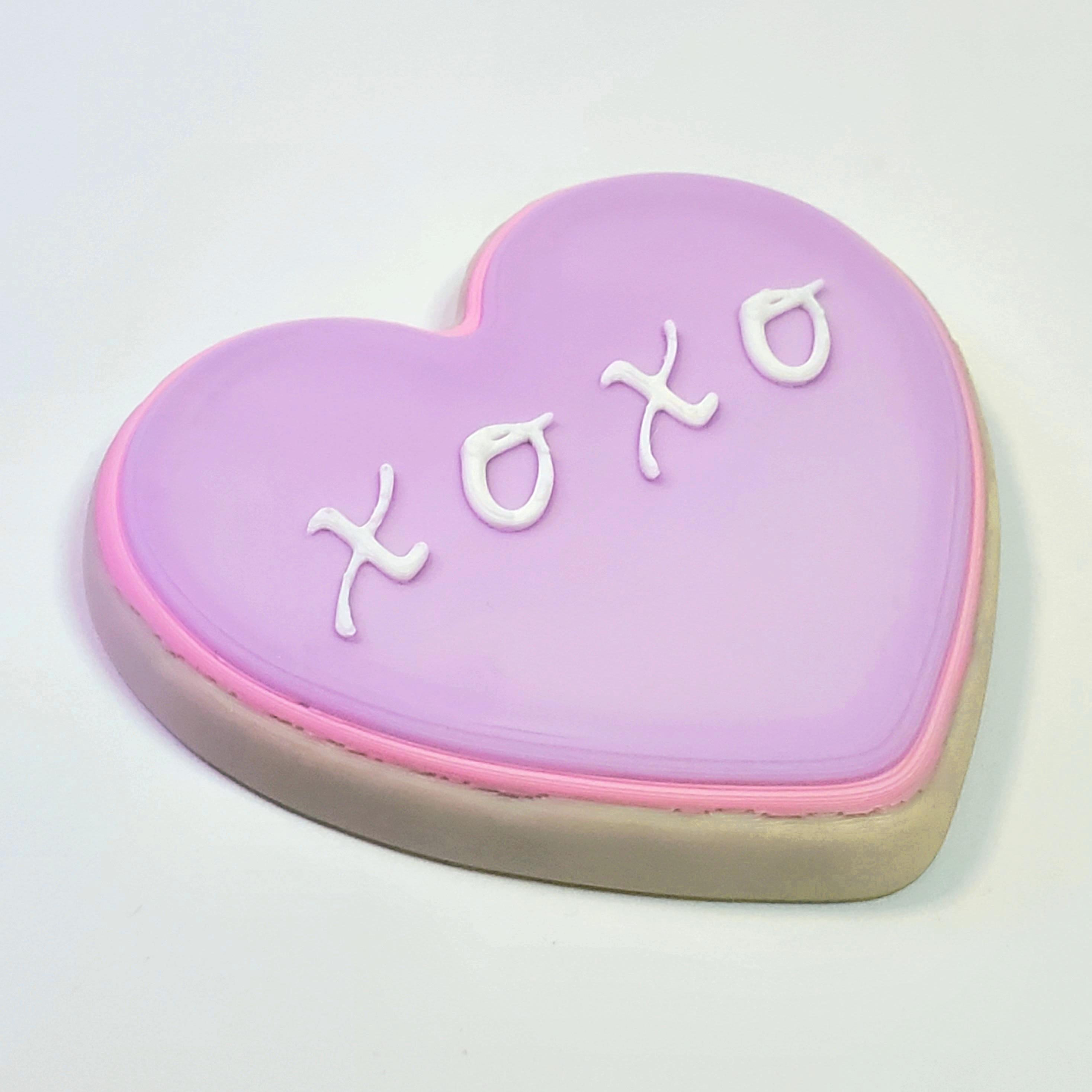 'XOXO' Heart-Shaped Shortbread Cookie with Royal Icing for Valentine's Day :: Delicious Desserts! 3d model