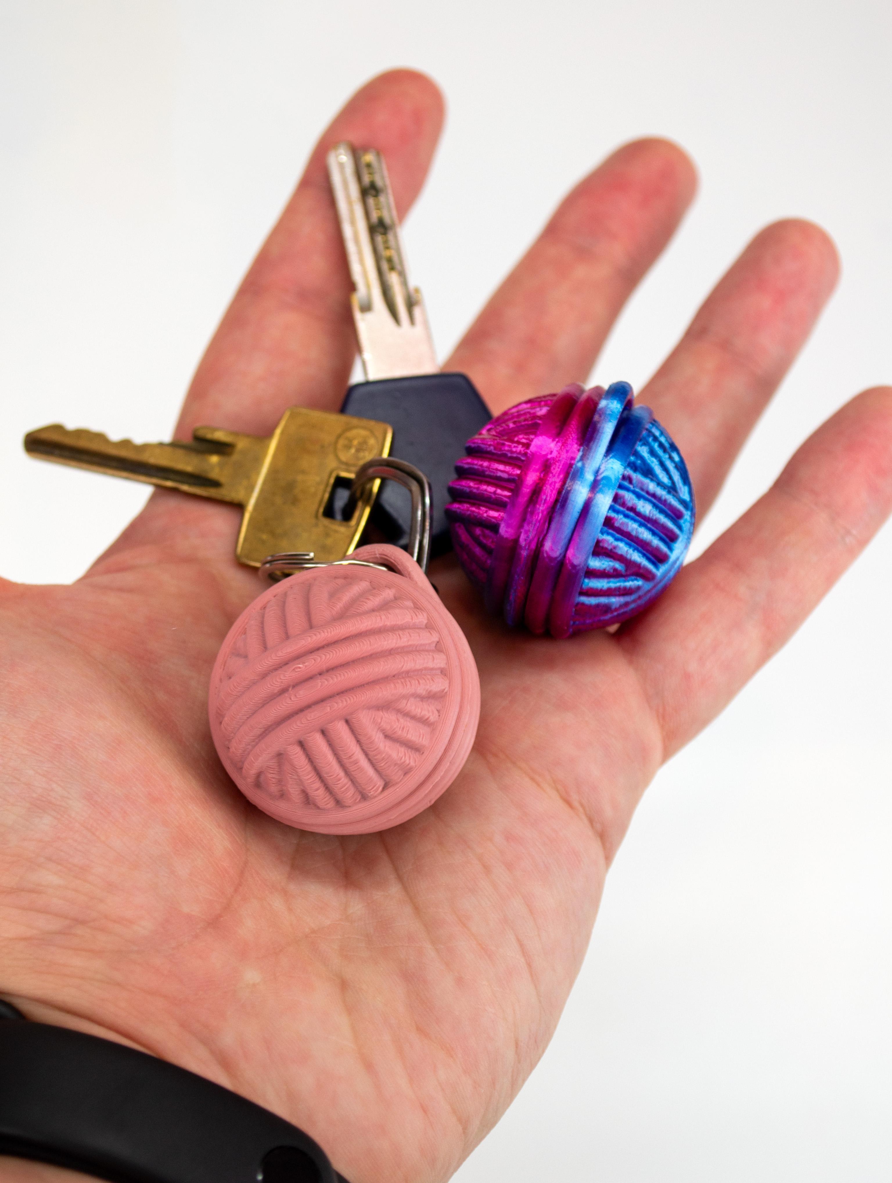 Yarn Ball: Container keychain  3d model