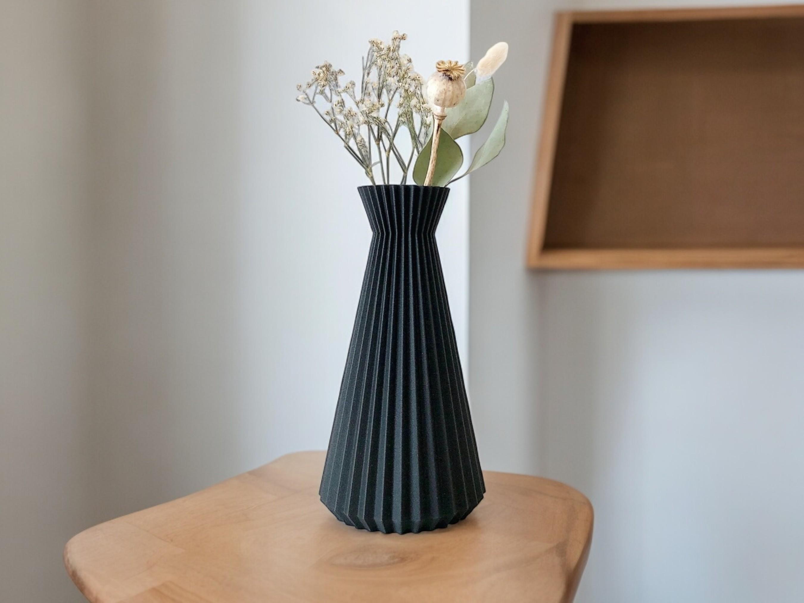 The Megaphone - A Botany Chic Vase 3d model