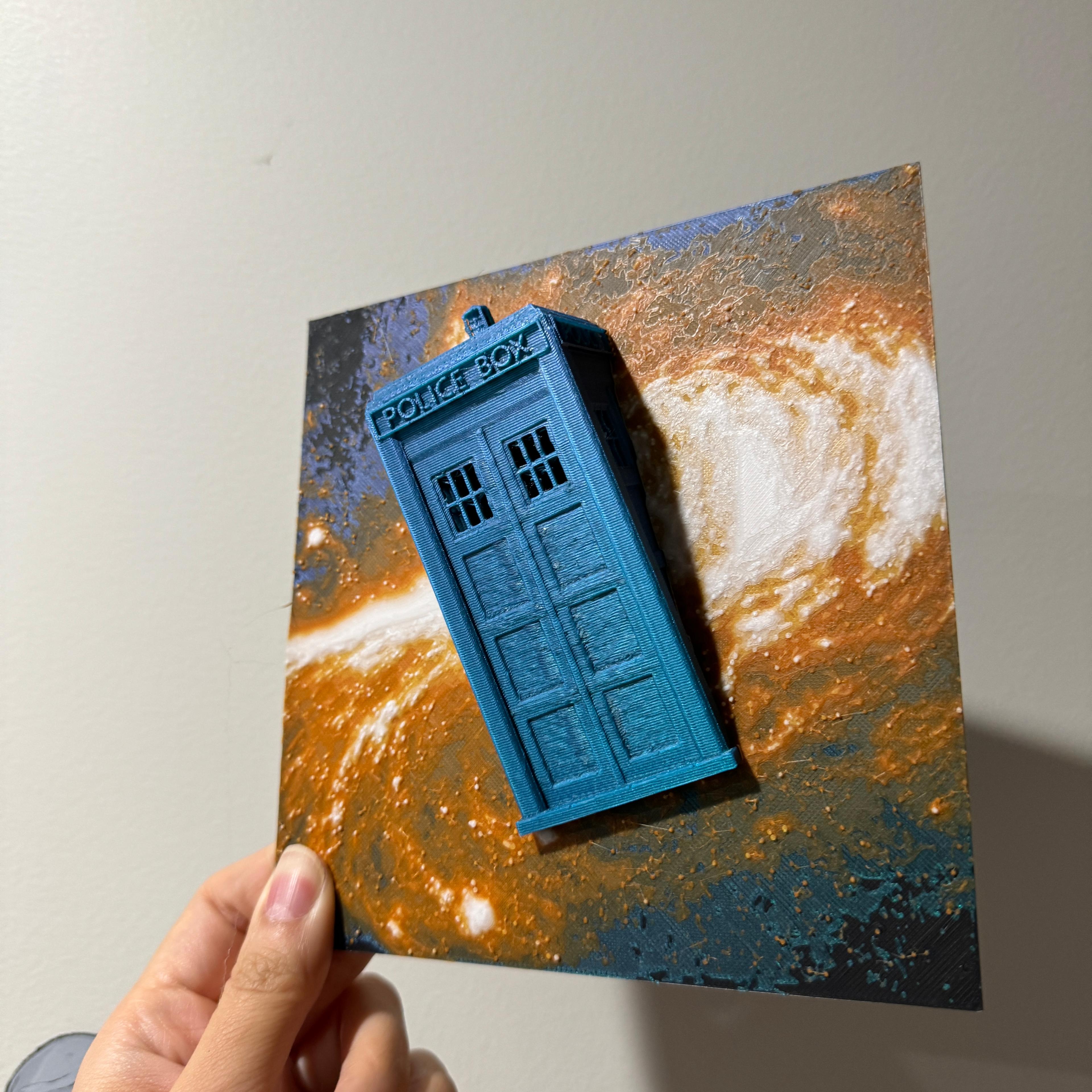 Tardis in Space - Hueforge Hybrid Print 3d model