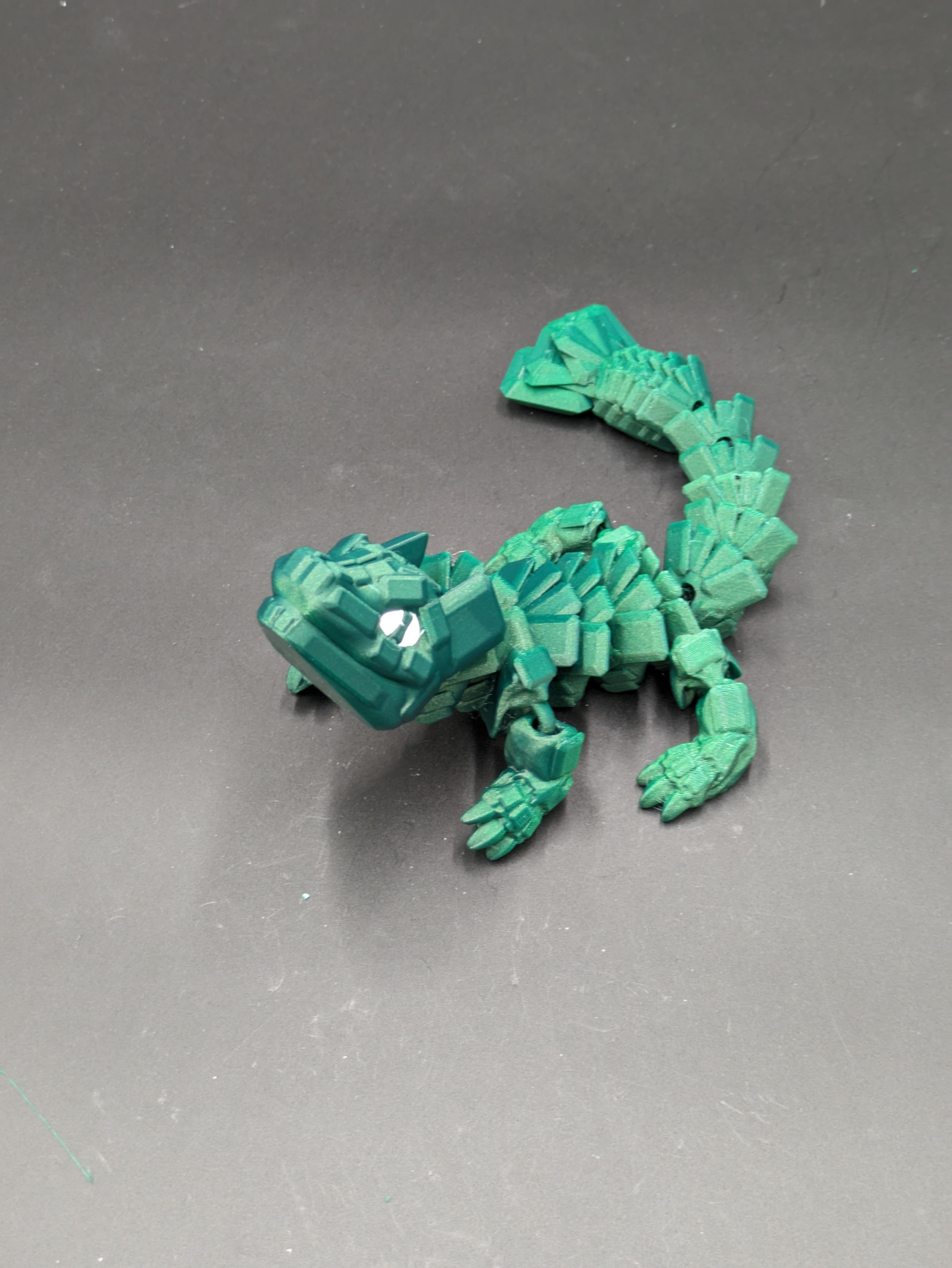 Articulated Dragon - Emerald Dragon - Snap-Flex Fidget Toy 3d model