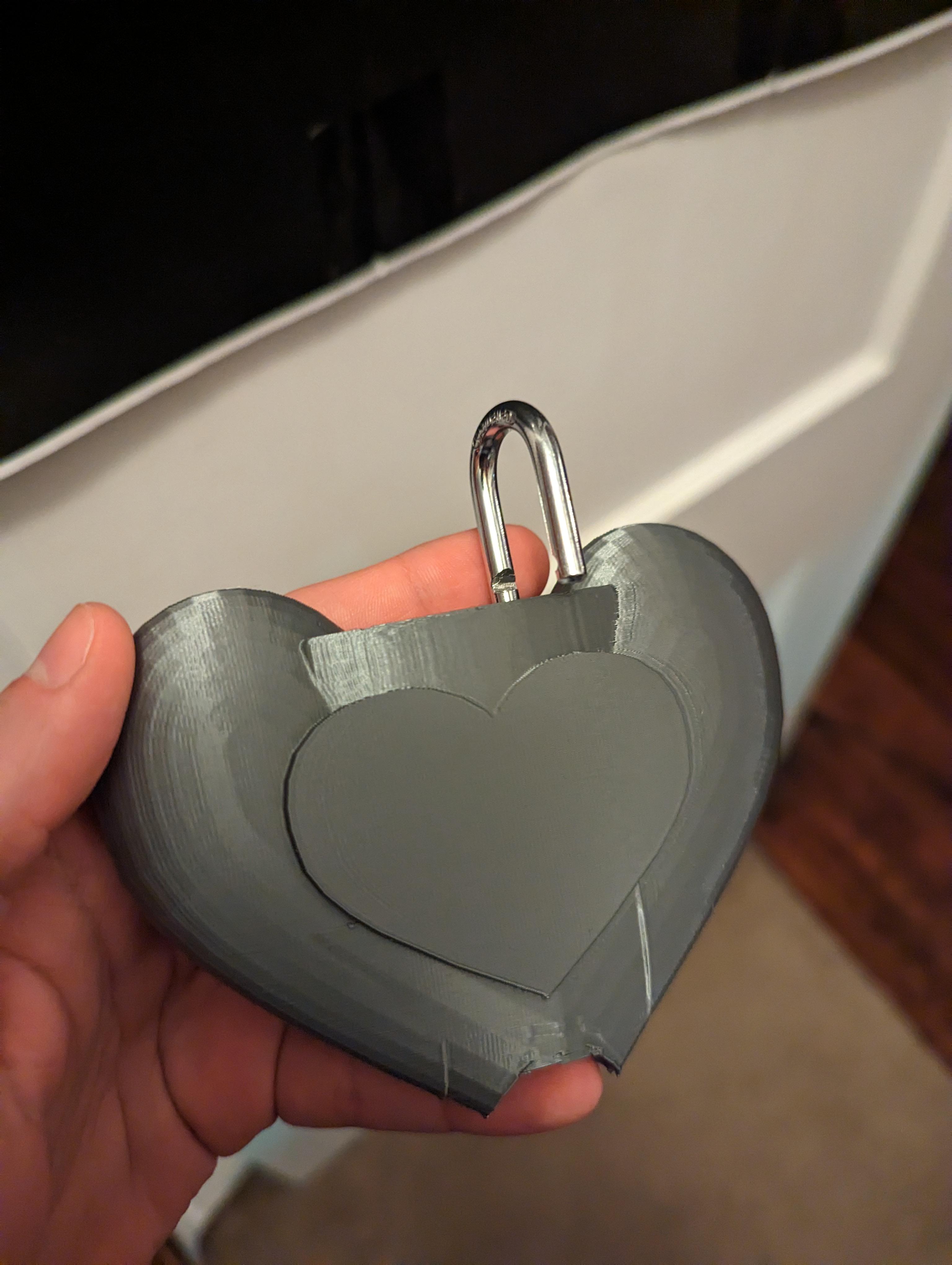 Heart Lock Holder for Thangs Valentine’s Day Contest 3d model