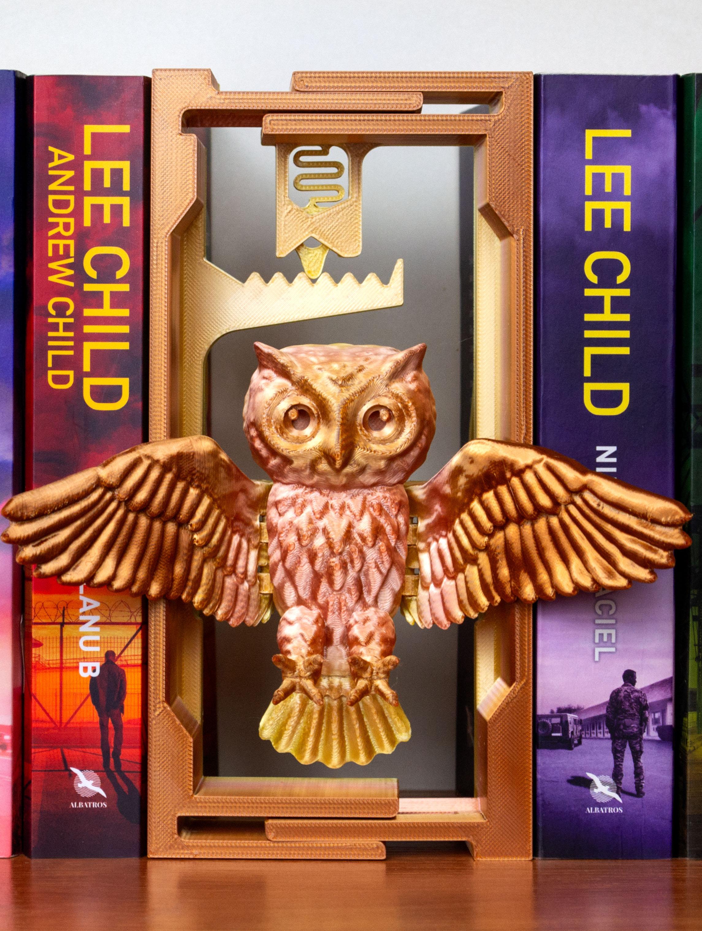 Flying Owl: Adjustable Book Nook 3d model