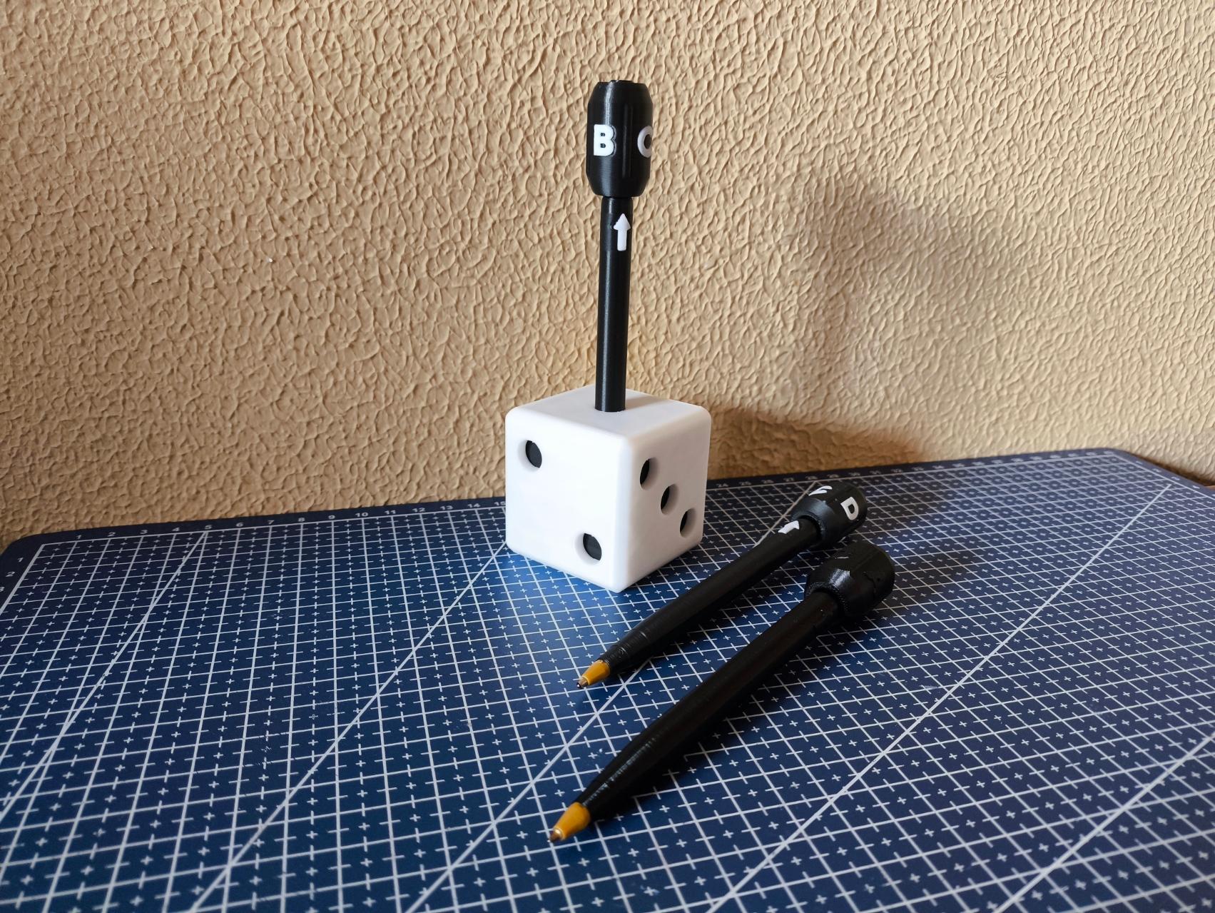 Random Choice Fidget Pen with Dice Stand 3d model