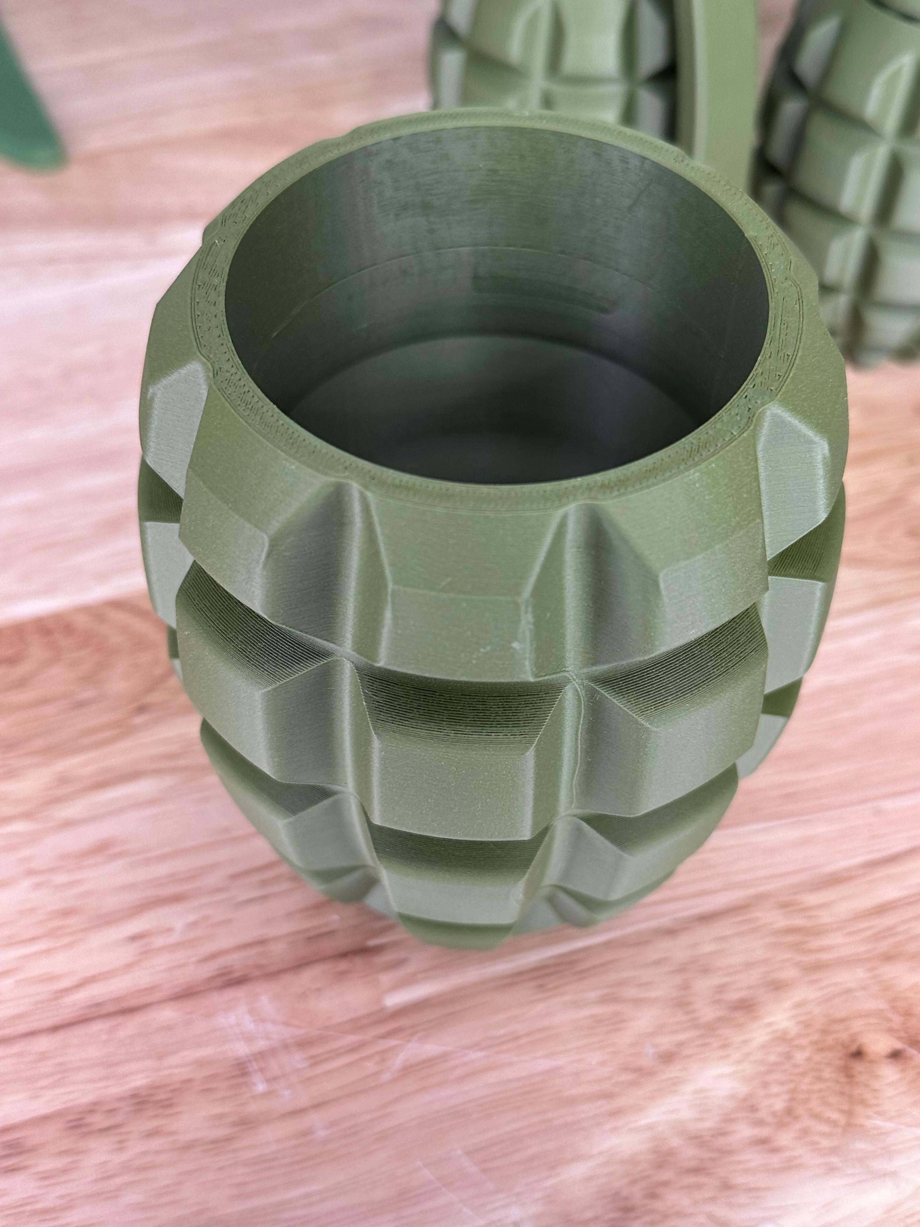 Pineapple Grenade Can Cup - An Explosive can cup to rule them all 3d model