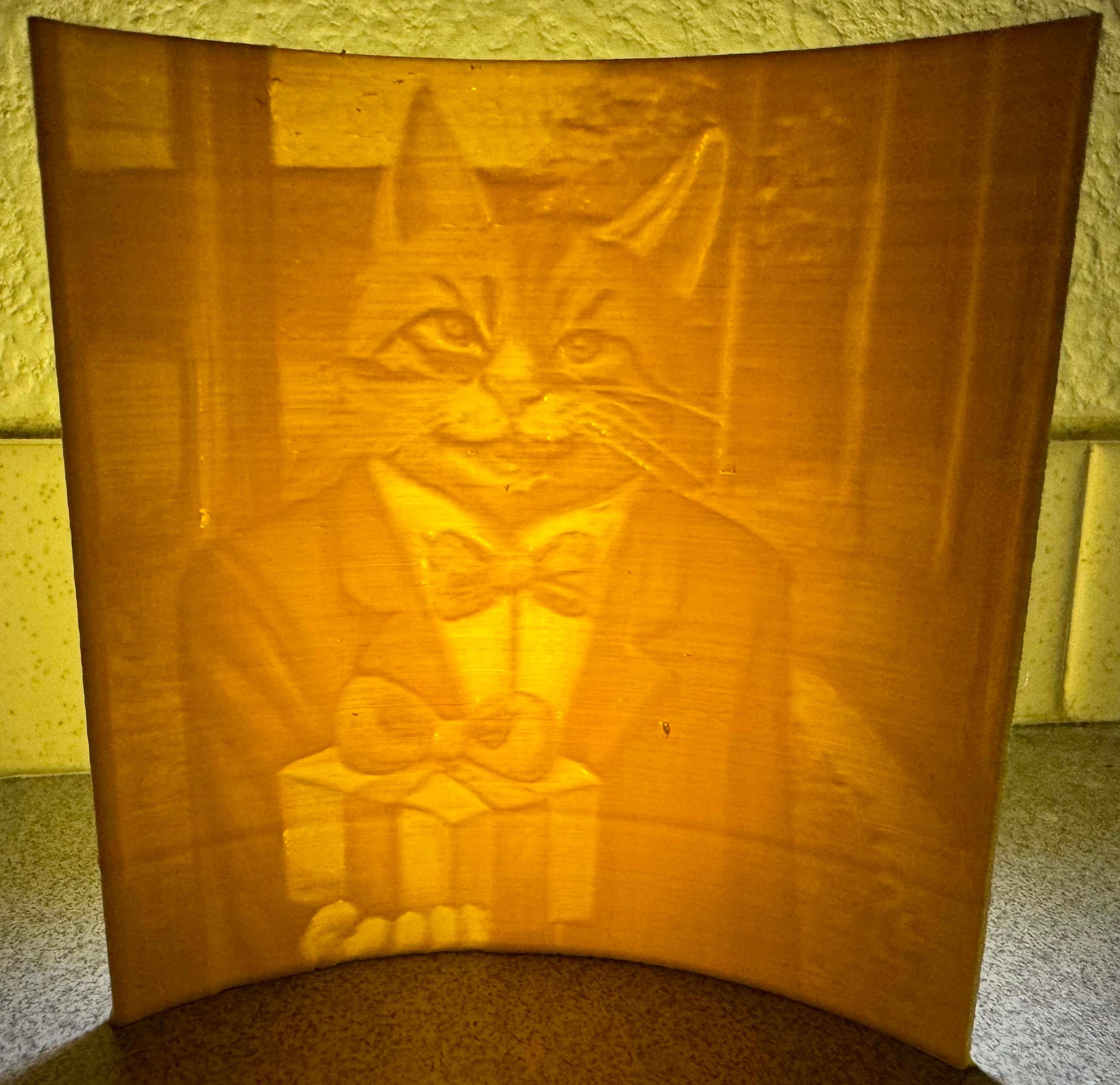 Lithophane of a Gift Giving Cat 3d model