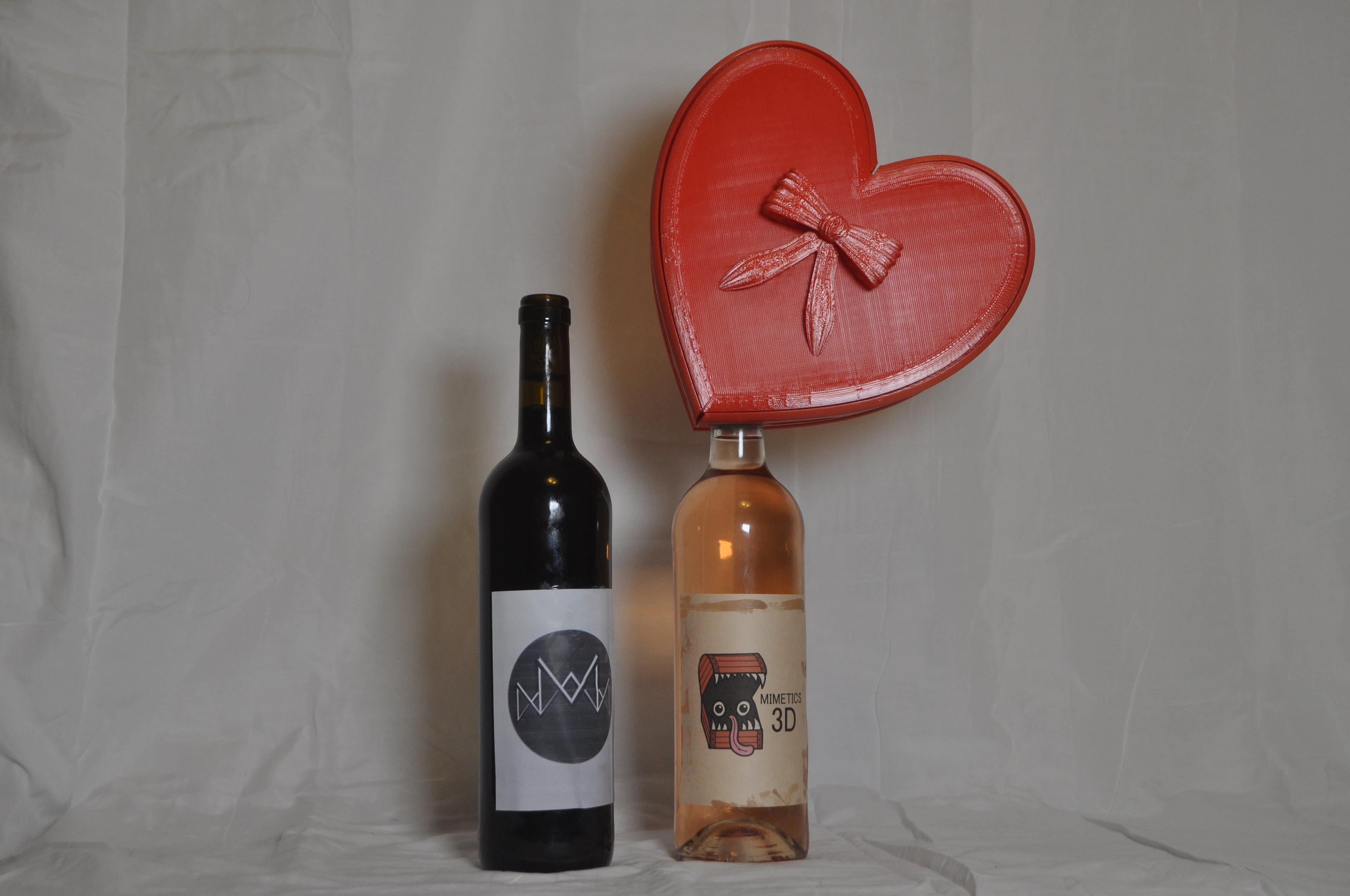 Valentine Wine Holder: Cantilevered Wine Holder Heart Box Set (Thangs Valentine’s Day Contest) 3d model