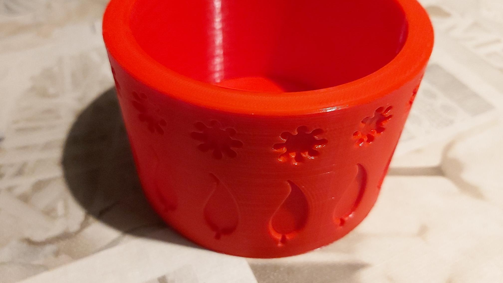 Flower pot 2.stl - Printed with Anet ET5X. Filament Prima Creator PrimaValue PLA red 1,75 mm. - 3d model