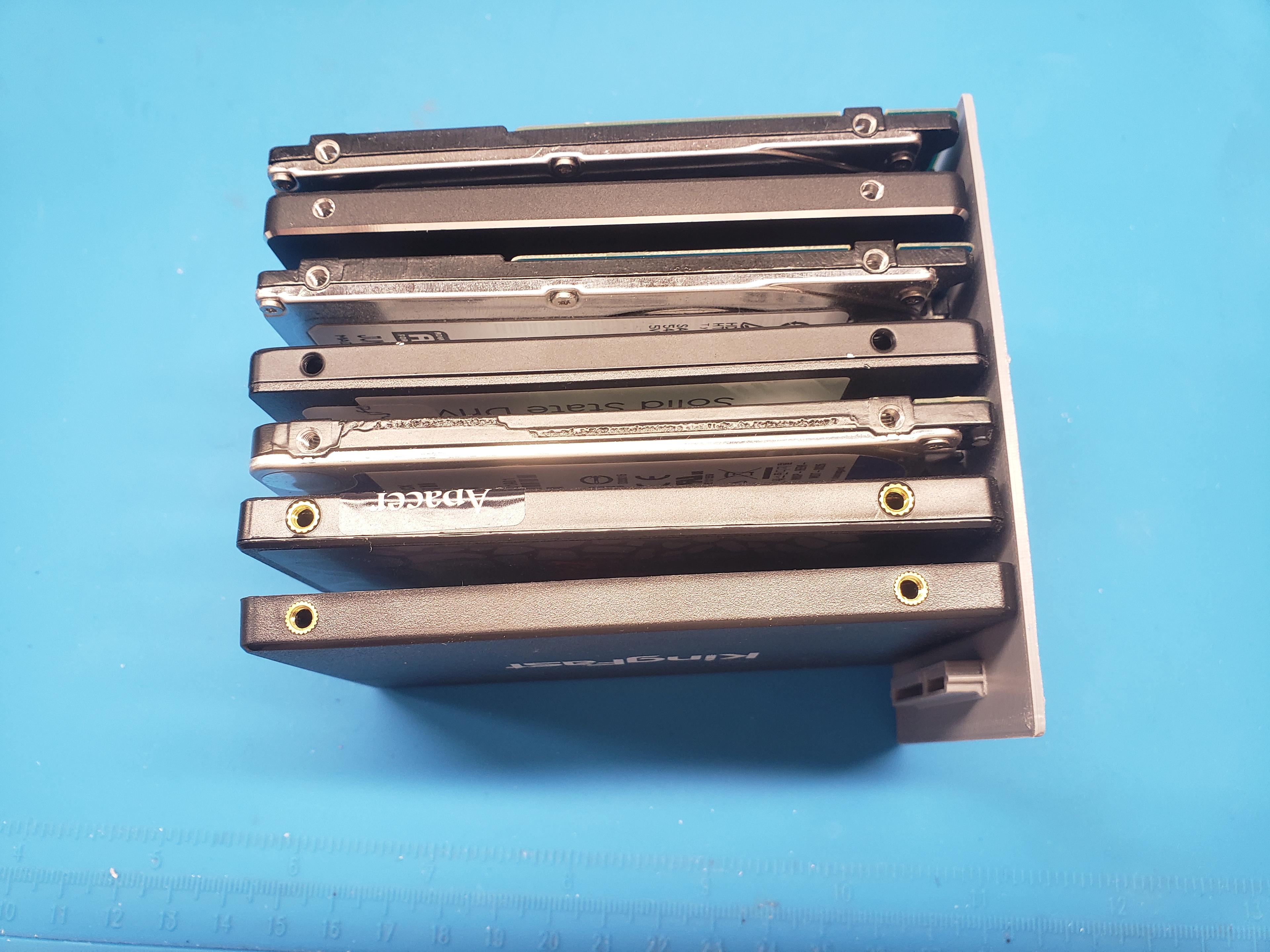 Parametric 2.5" SATA Drive Organizer "Backplane Style" 3d model