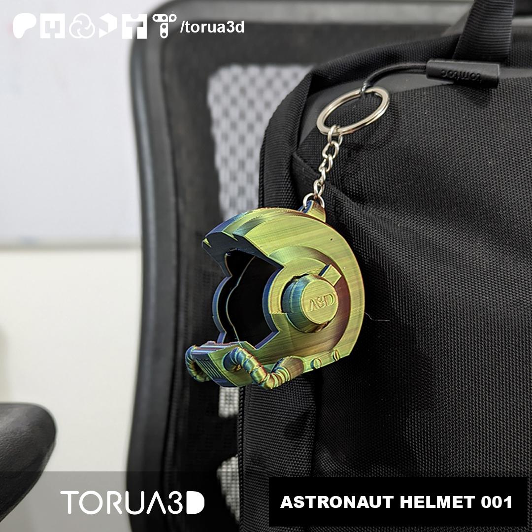 Astronaut Helmet Keychain 001 - Print in place 3d model