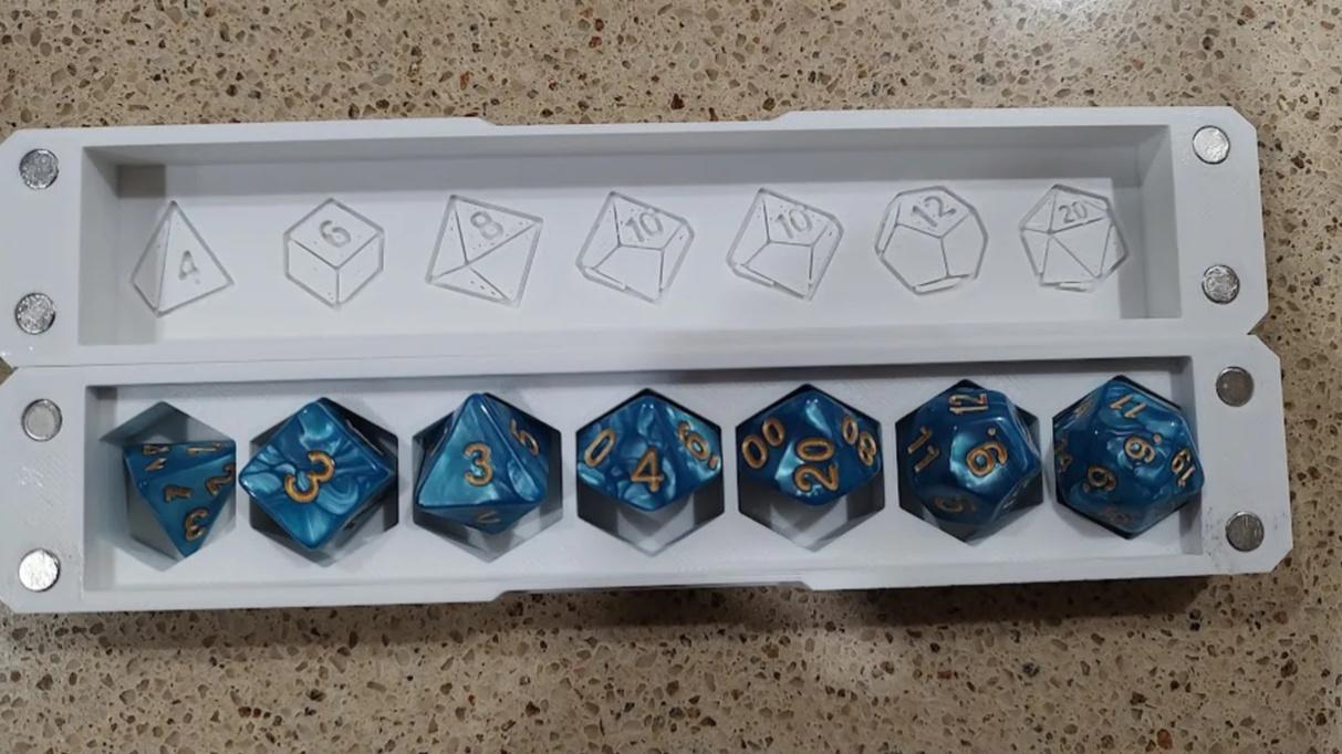 Very Cool D&D Dice-Set Container (Beginner Friendly) 3d model