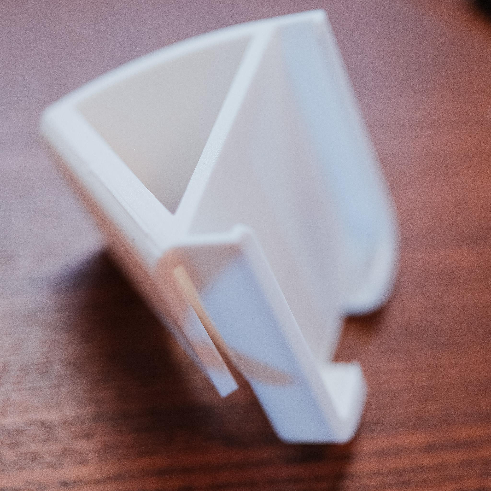 IPHONE MINI HOLDER ON IKEA VATTENKAR 3d model