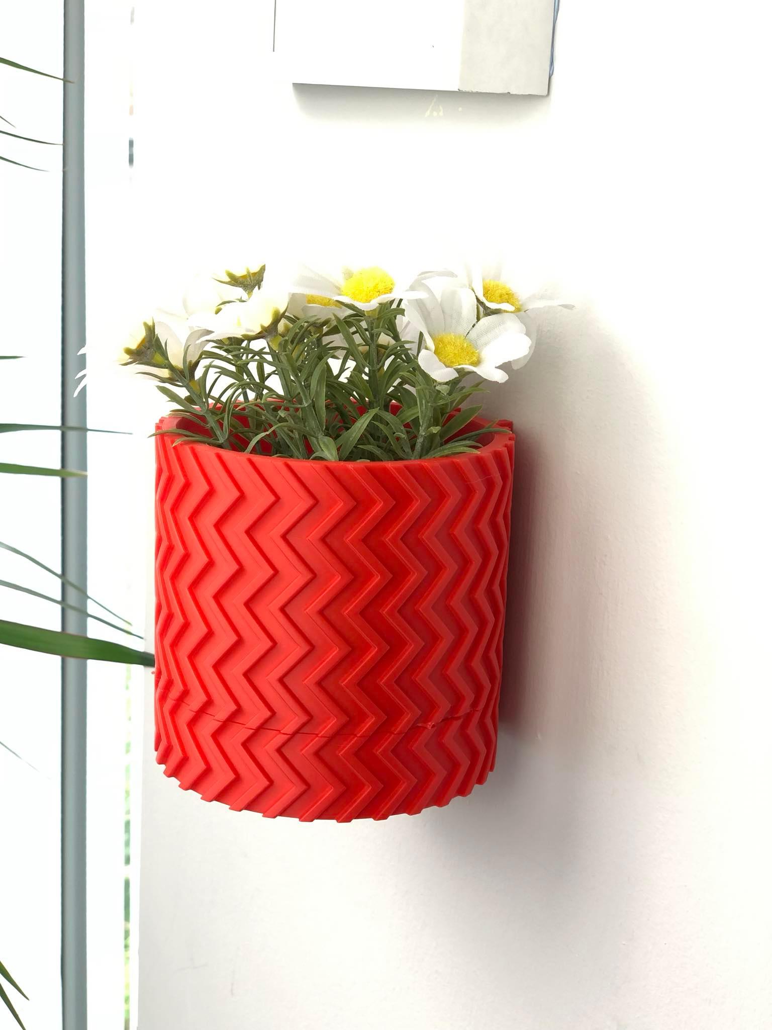 Wall Mount Plant Pot - Zig-Zag Design 3d model