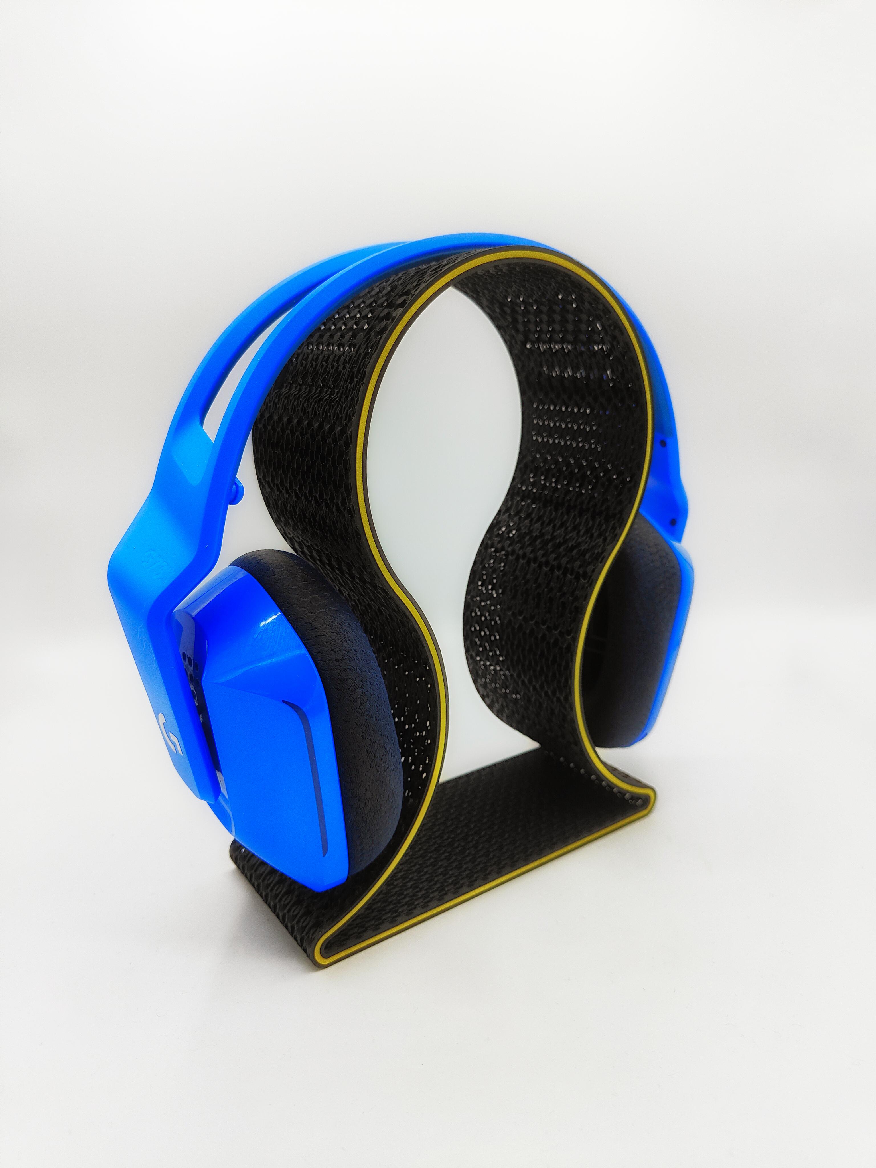 Curvy Headphone Stand 3d model