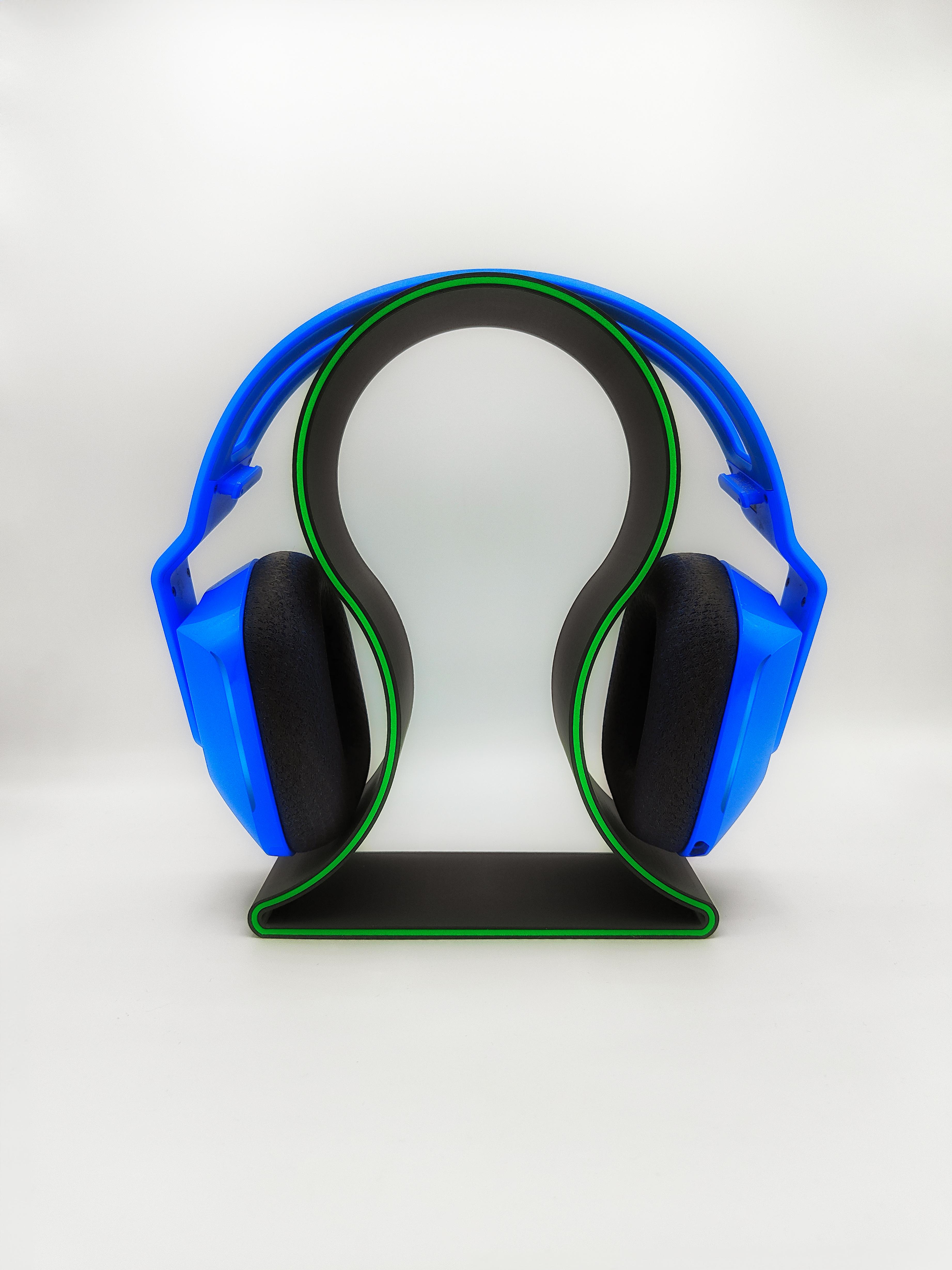 Curvy Headphone Stand 3d model