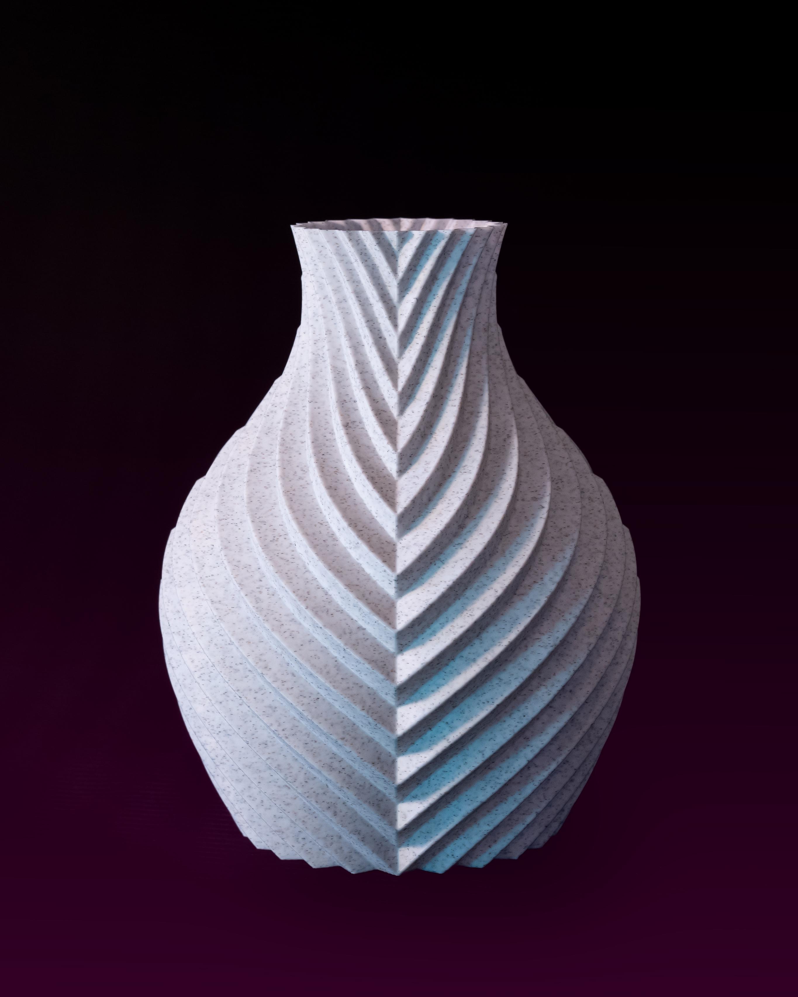 KROMATIK Vase 002 3d model