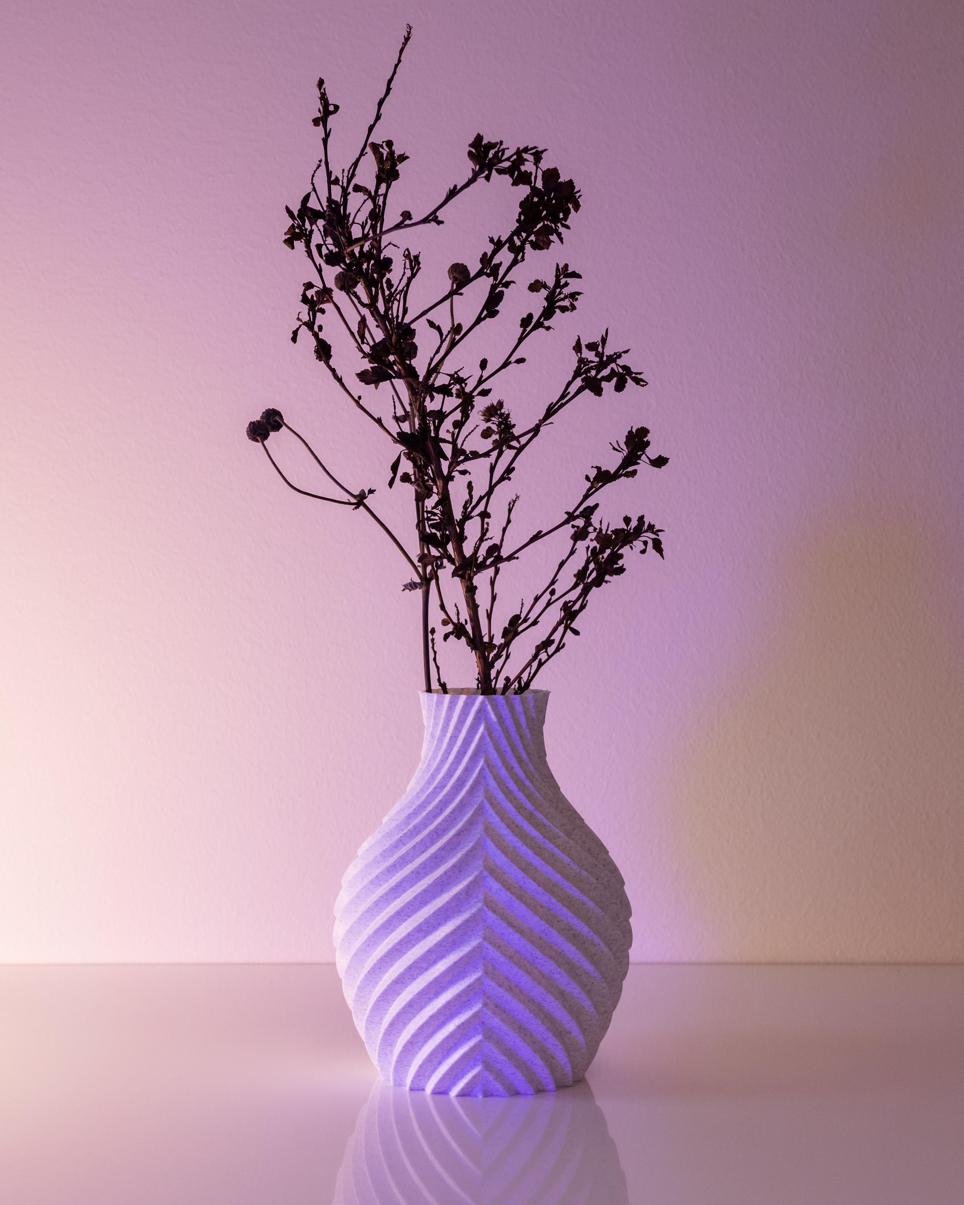 KROMATIK Vase 002 3d model