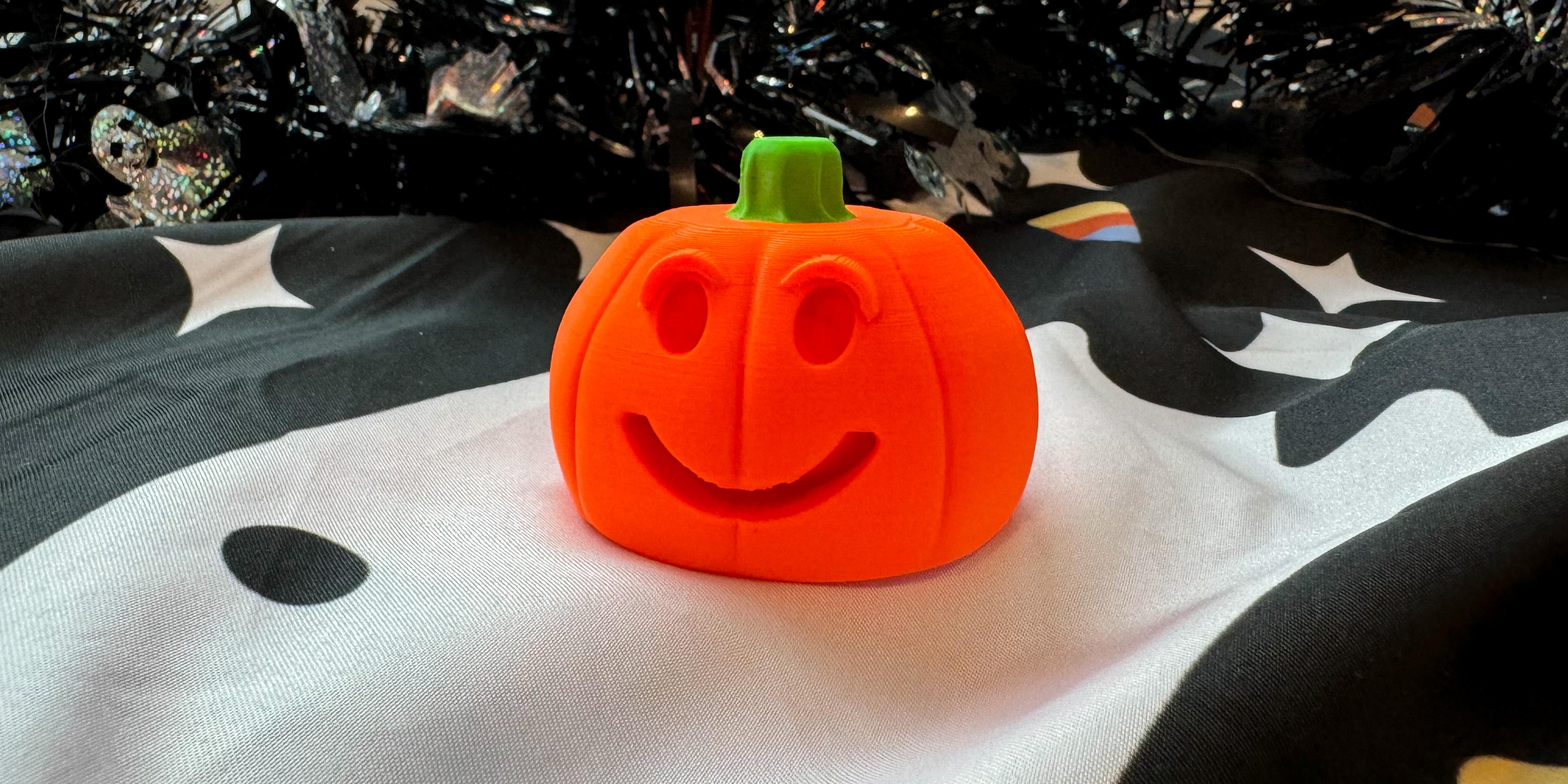 Smiling Pumpkin Halloween Decoration - Jack-O-Lantern - Easy Color Change 3d model