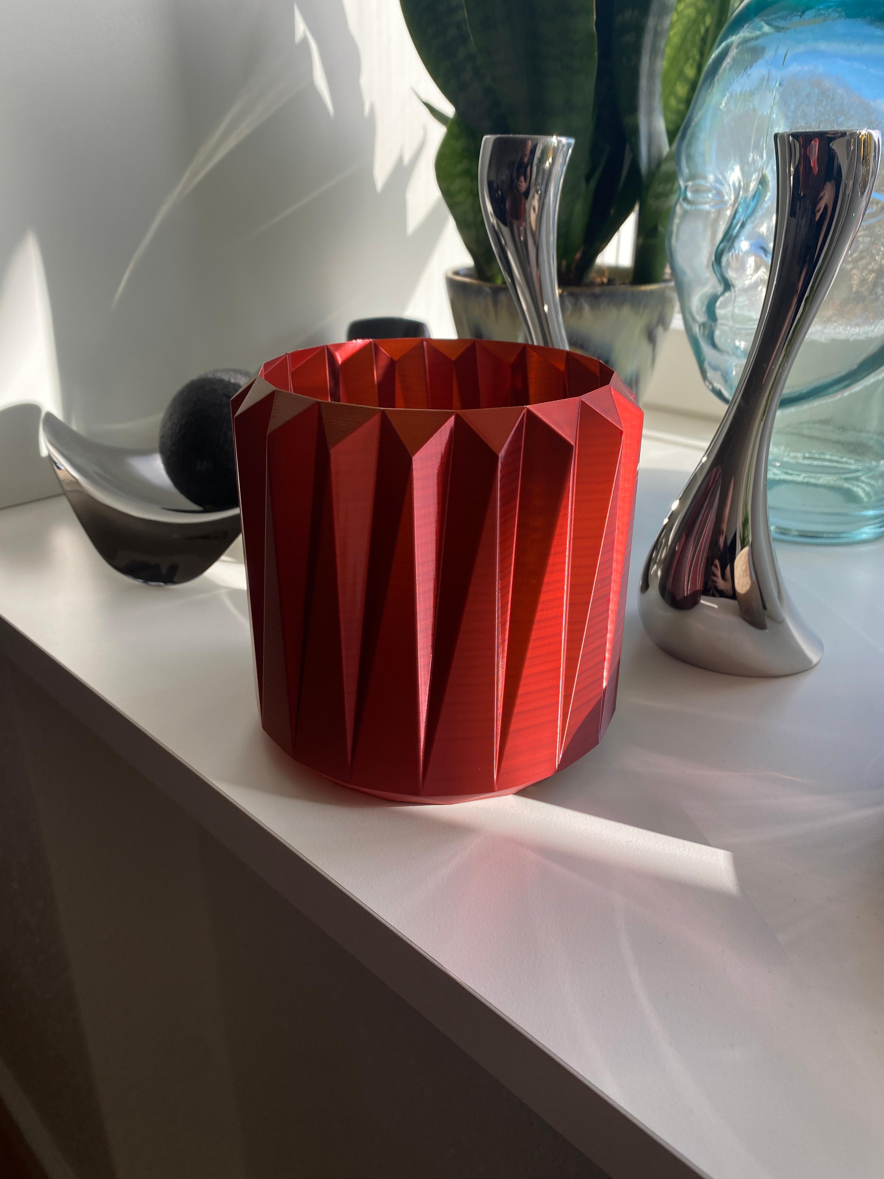 Geometric vase - Simple and beautiful 3d model