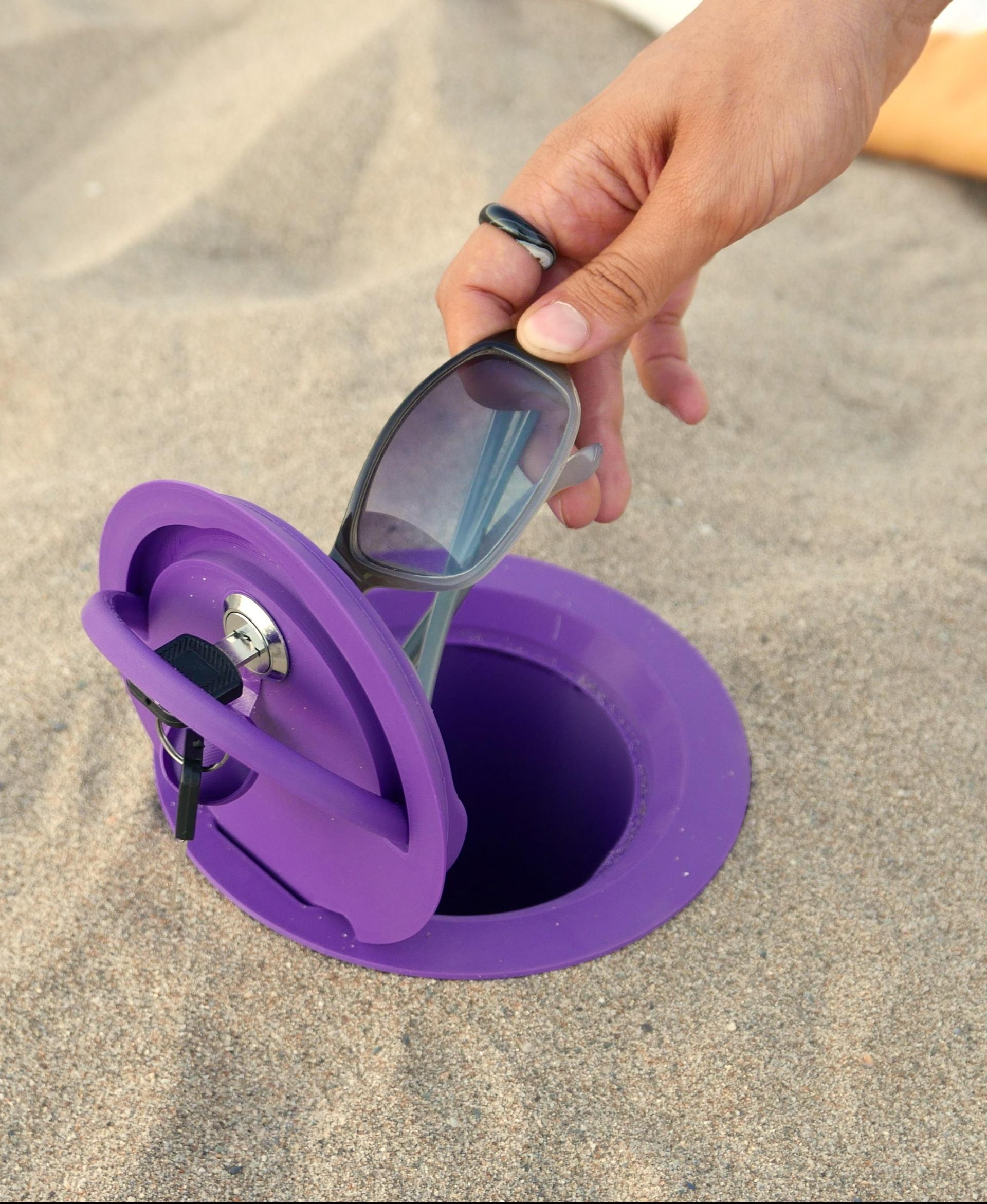 SAND SAFE 2 (With Keys and AirTag) 3d model