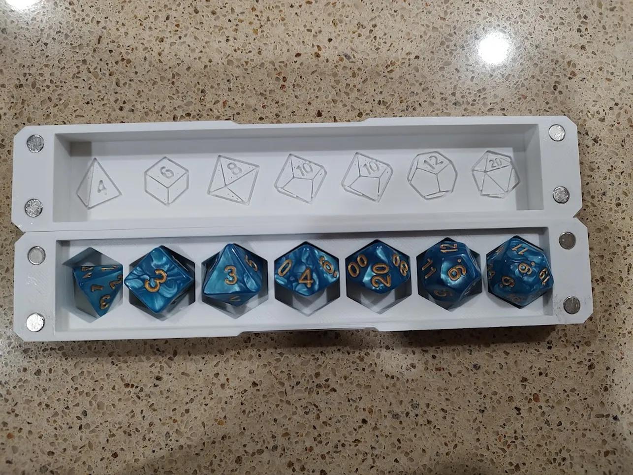 Very Cool D&D Dice-Set Container (Beginner Friendly) 3d model