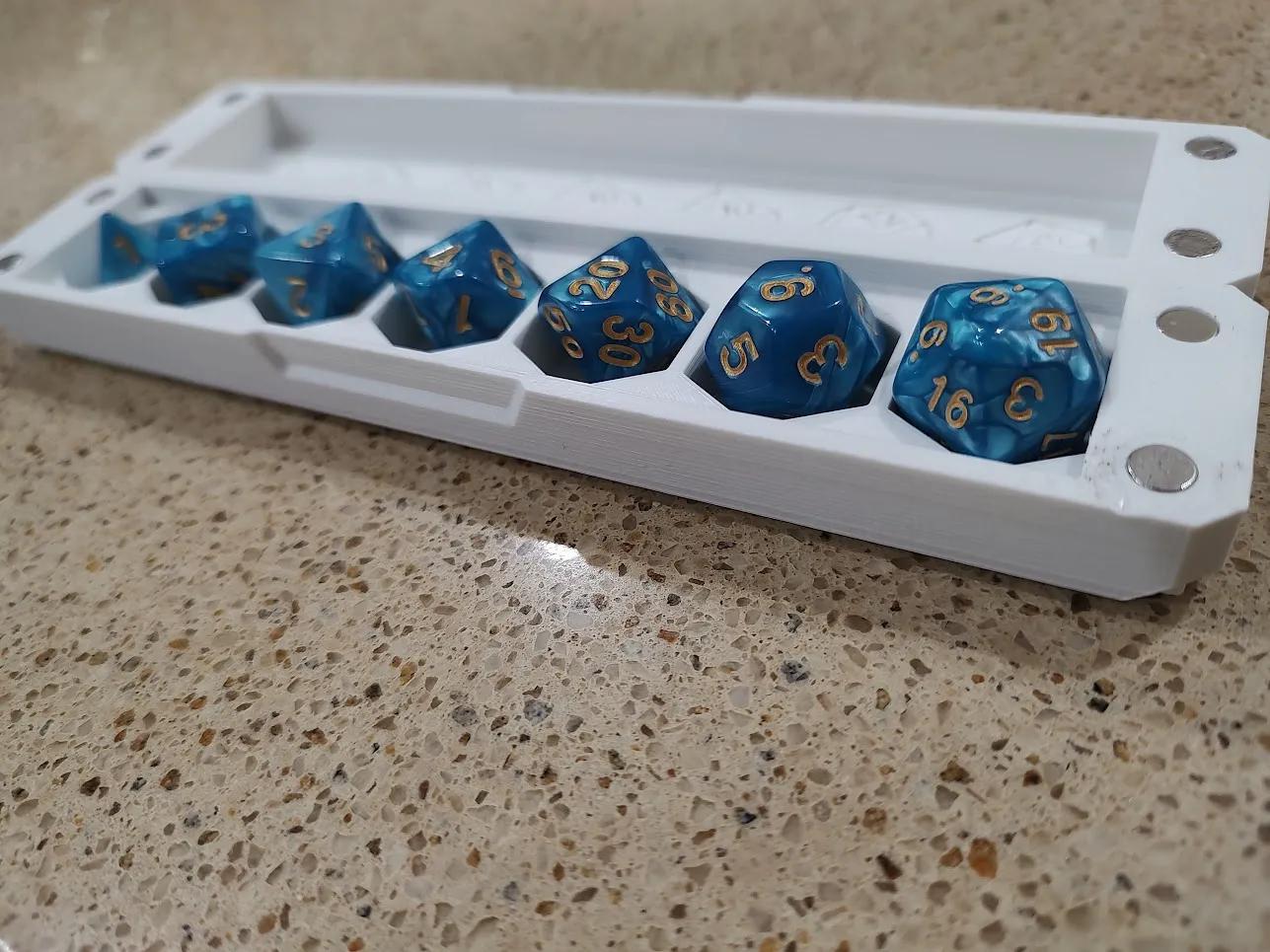 Very Cool D&D Dice-Set Container (Beginner Friendly) 3d model