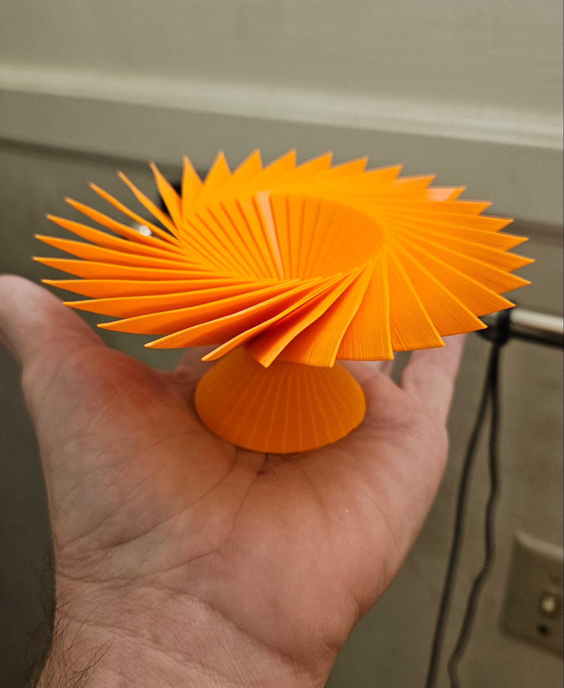 remix V047 PETAL VASE v4.stl - Printed on ender 3 originally designed by Mel's 3D - 3d model