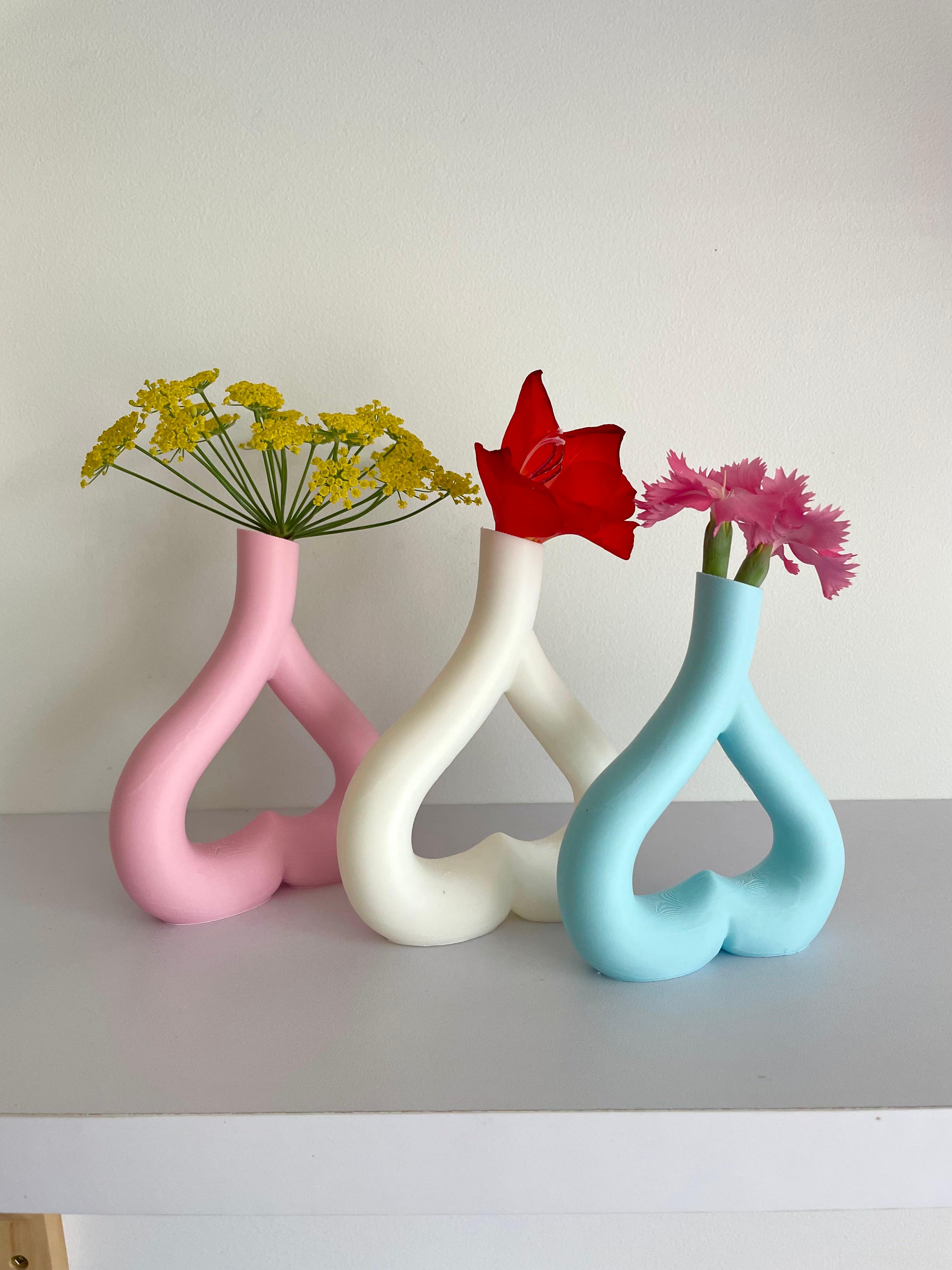 Heart Shaped Vase For Flowers / No Supports 3d model