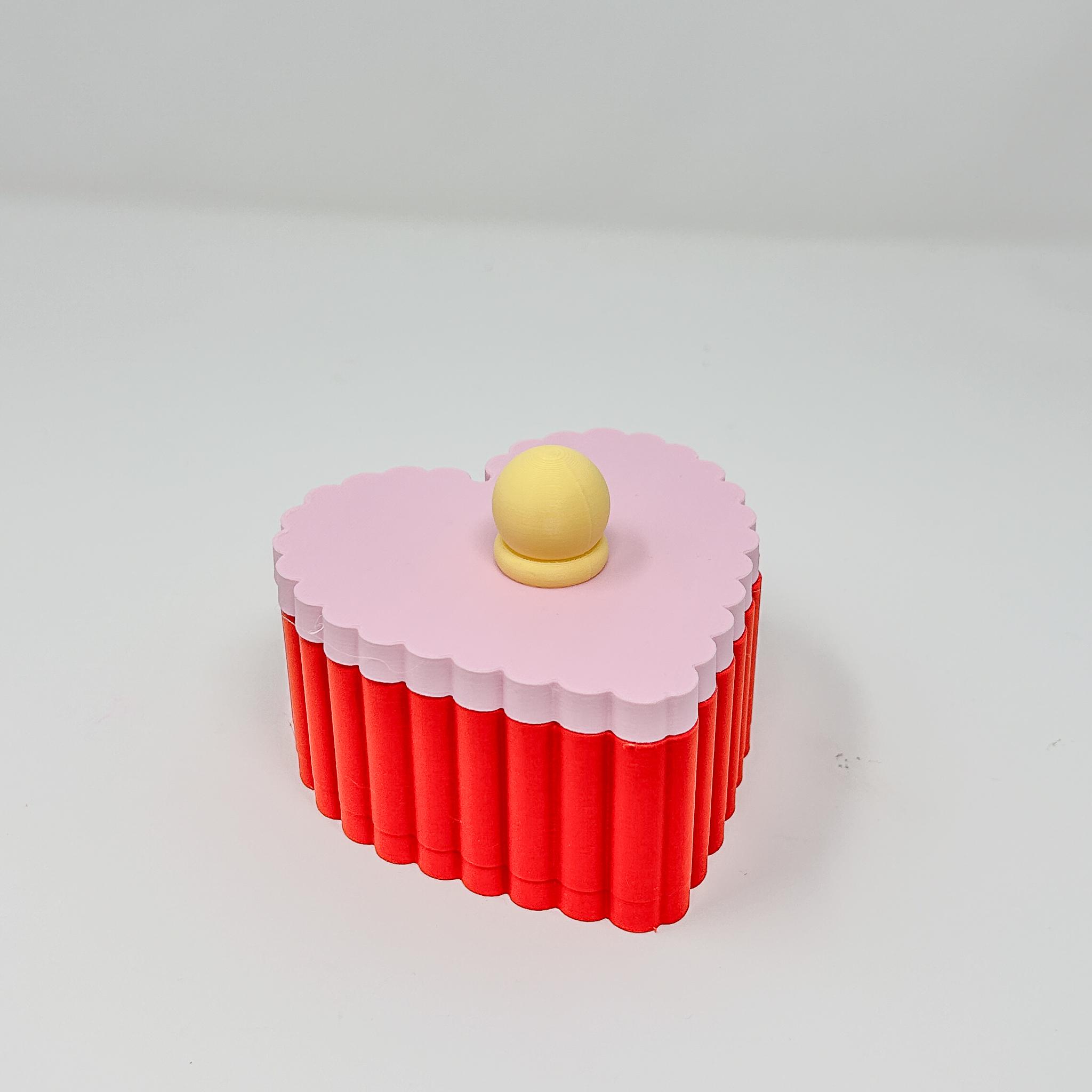 Retro Pleated Heart Trinket Box - Jewelry and Accesories Holder 3d model