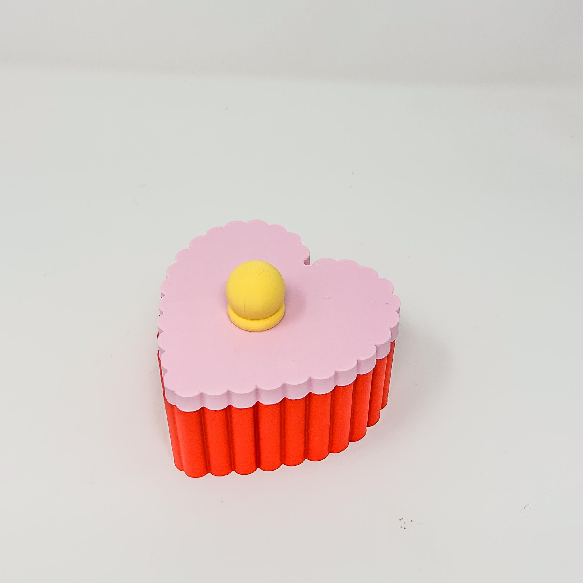 Retro Pleated Heart Trinket Box - Jewelry and Accesories Holder 3d model