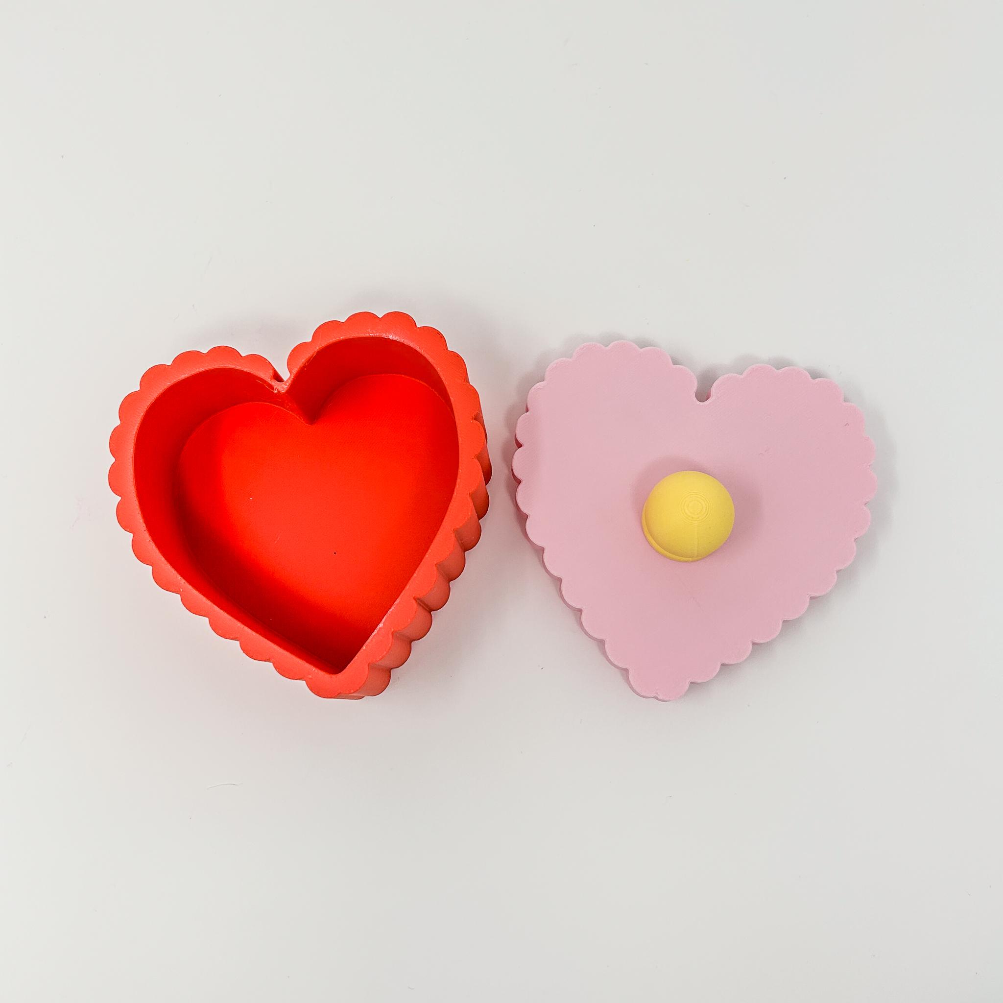 Retro Pleated Heart Trinket Box - Jewelry and Accesories Holder 3d model