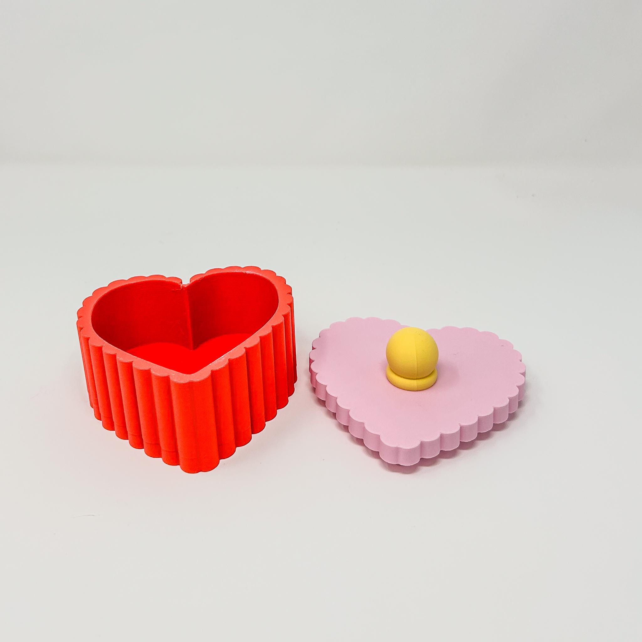 Retro Pleated Heart Trinket Box - Jewelry and Accesories Holder 3d model