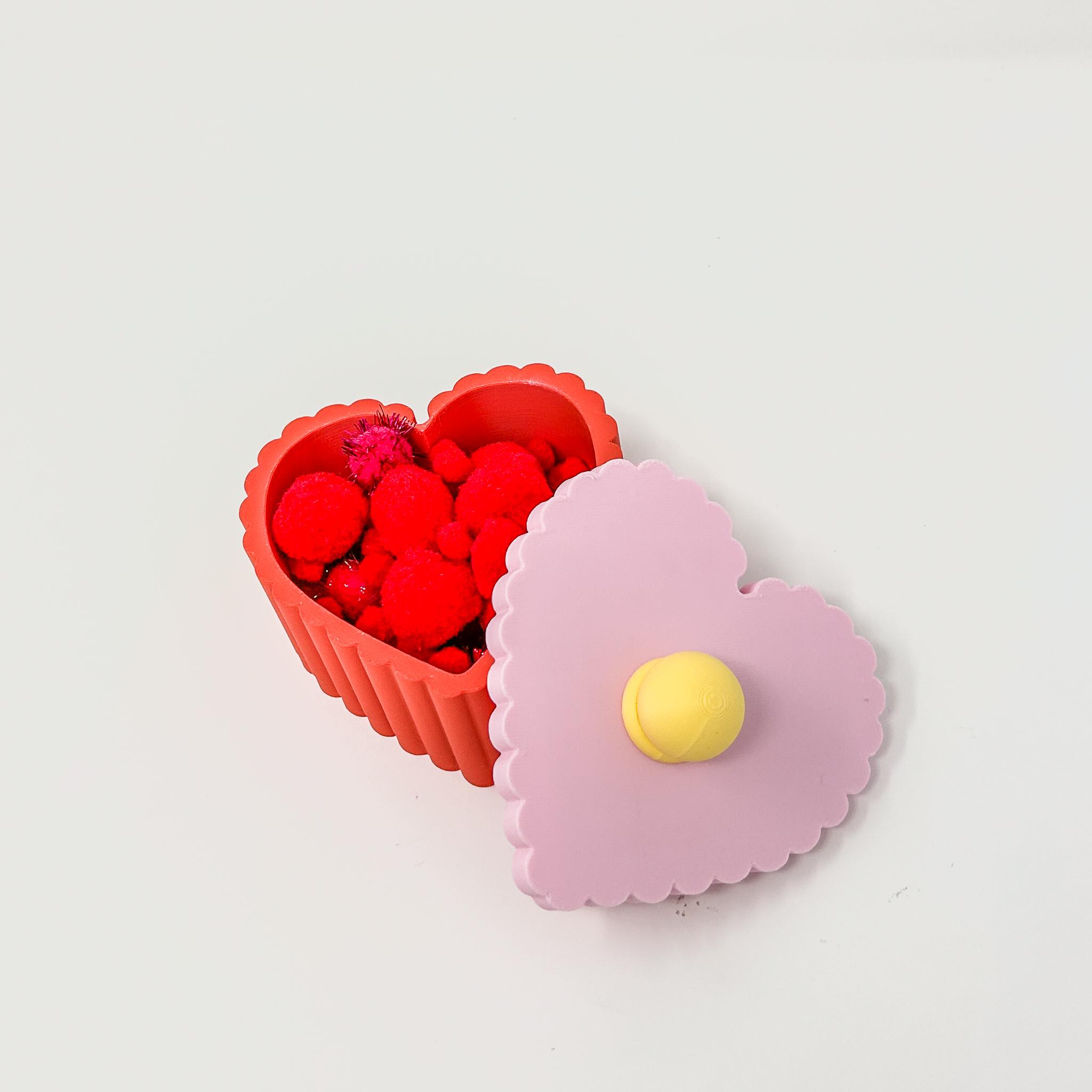 Retro Pleated Heart Trinket Box - Jewelry and Accesories Holder 3d model